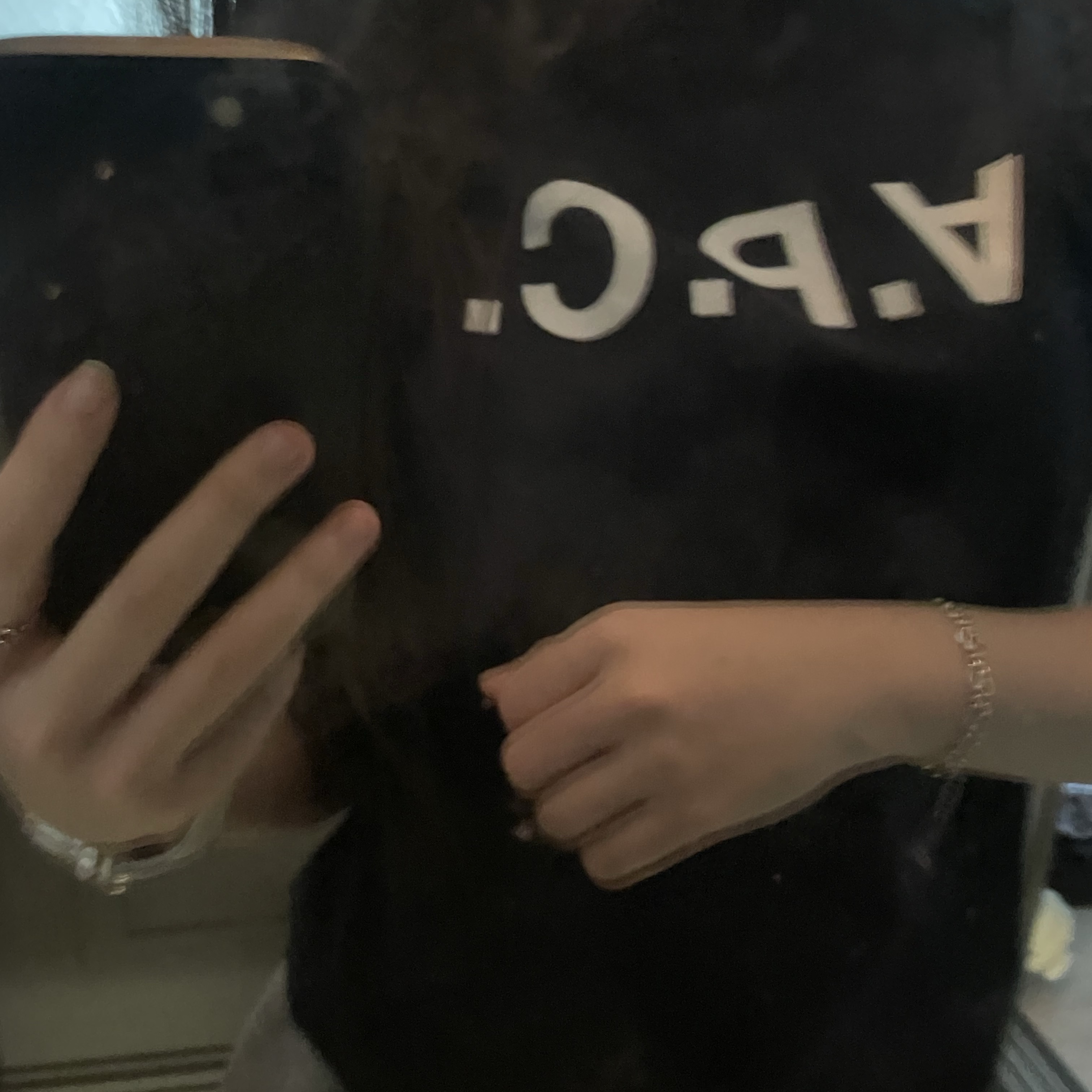 (W) A.P.C. VPC T-Shirt Dark Navy 착용 스타일