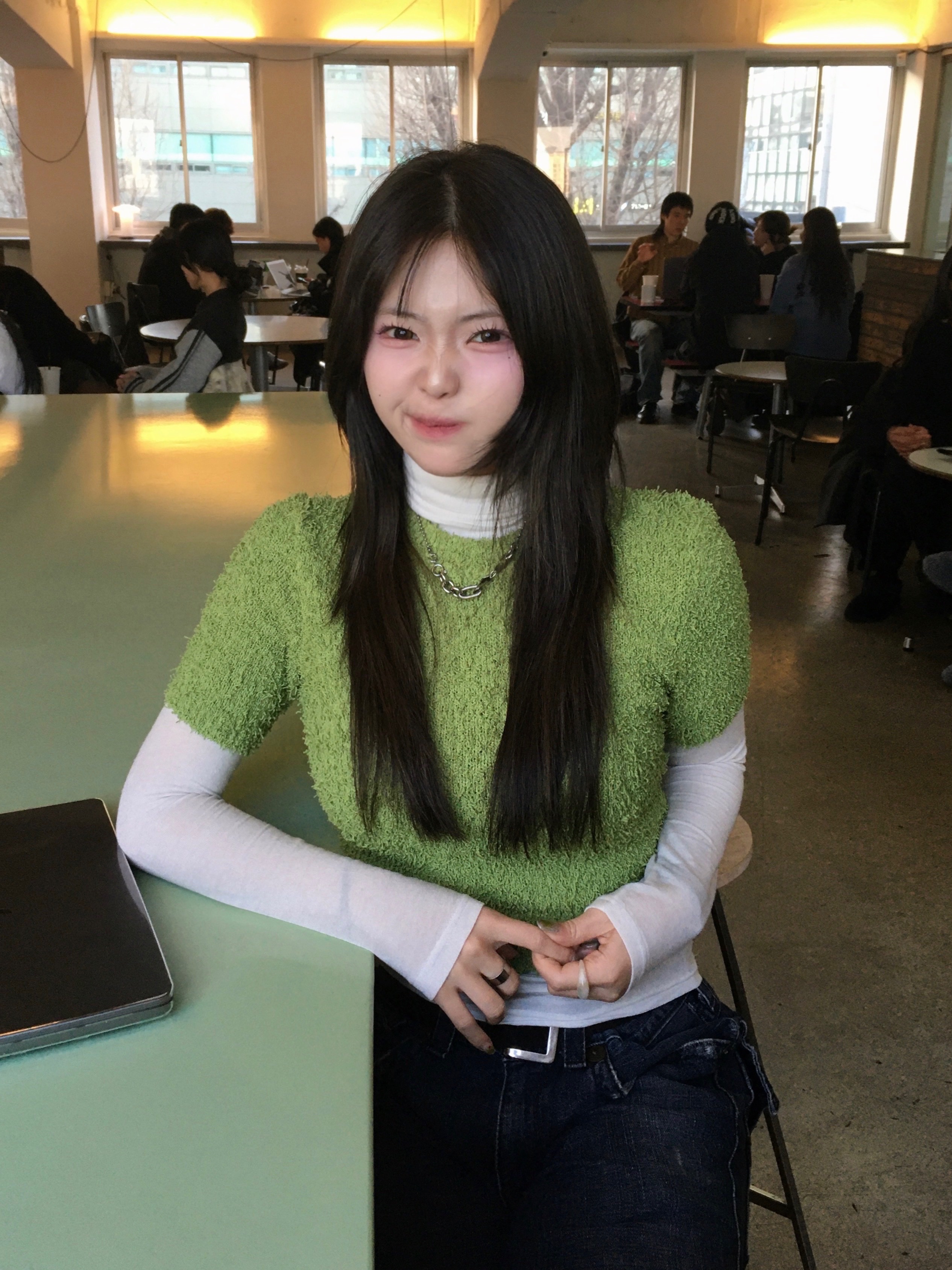 [KREAM 단독] 센티멍 넘버 365 네클리스 키체인 실버, 르 꼬끄 스포르티브 몽펠리에 블랙 착용 스타일 - 2