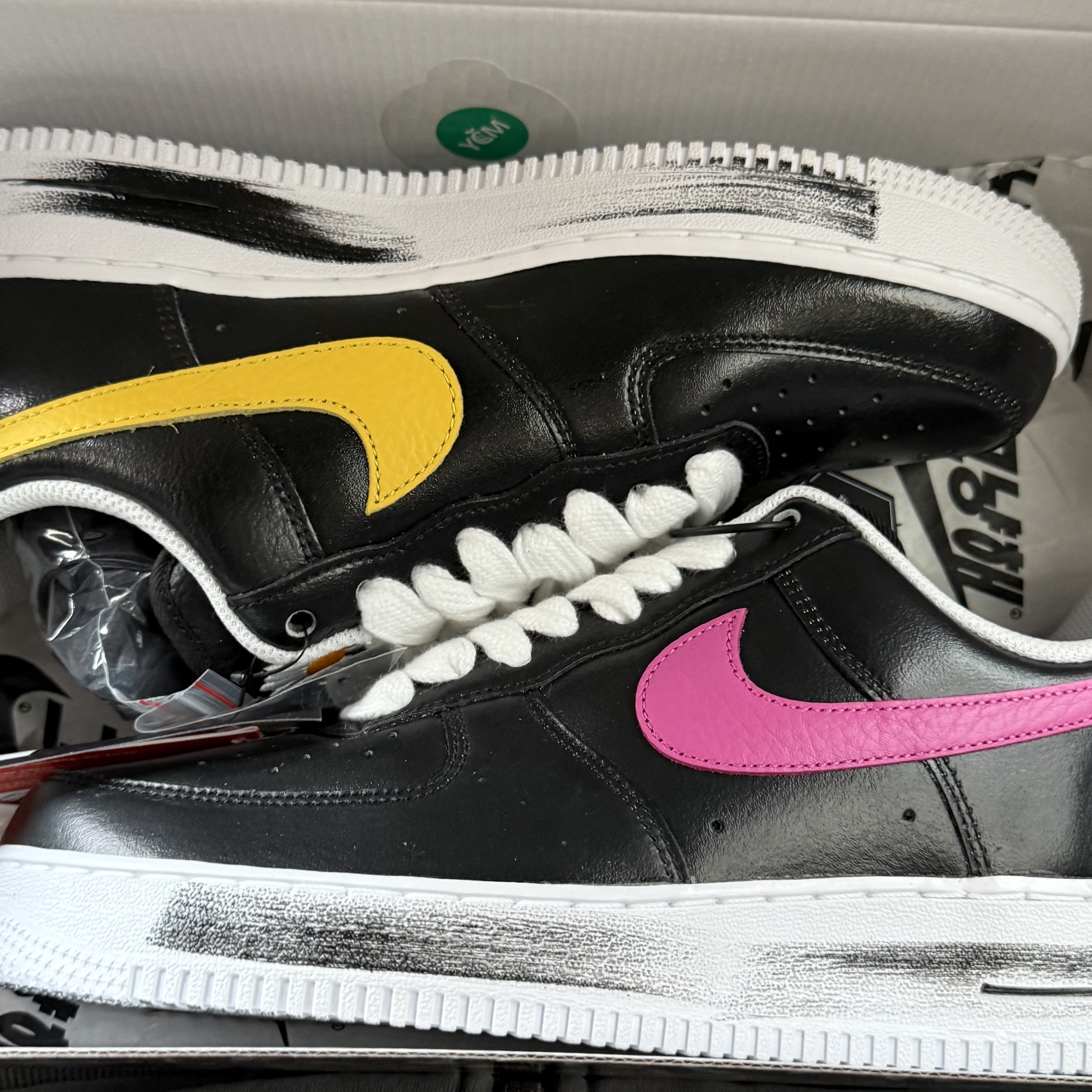 Nike x Peaceminusone Air Force 1 Low Para-Noise 3.0 Black and Multicolor 착용 스타일