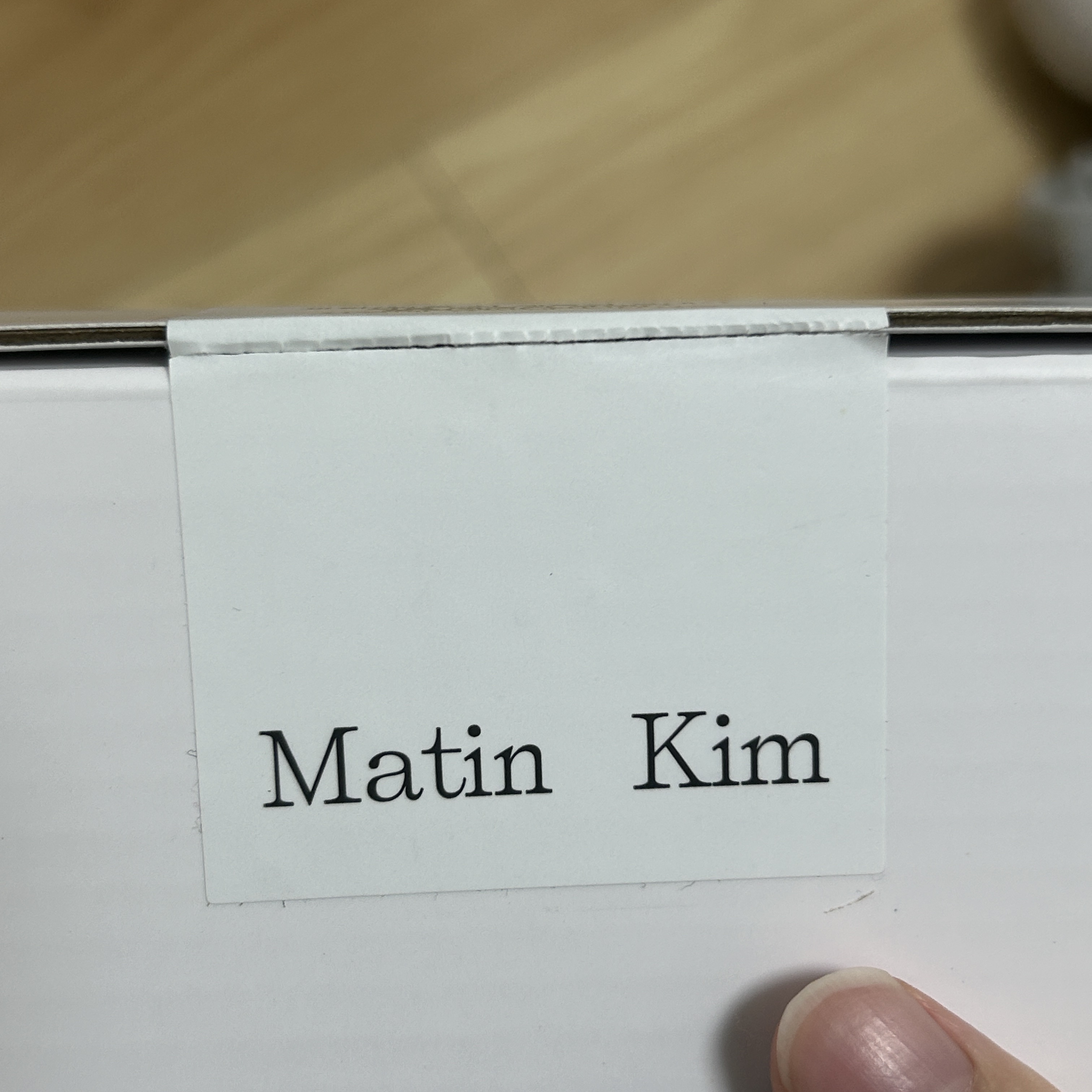 Matin Kim Vintage Card Wallet Black 착용 스타일 - 1