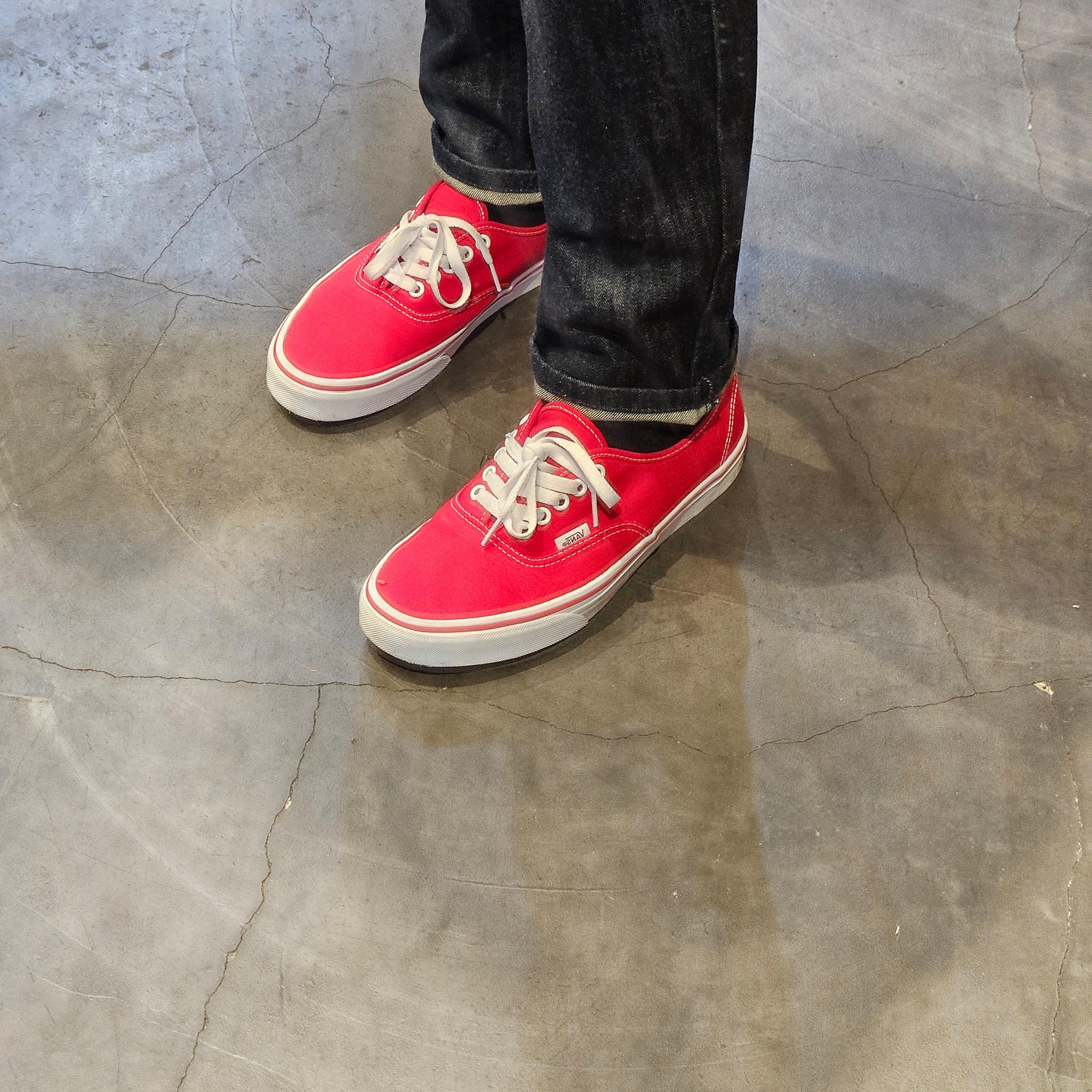 Vans Authentic Red 착용 스타일 - 1