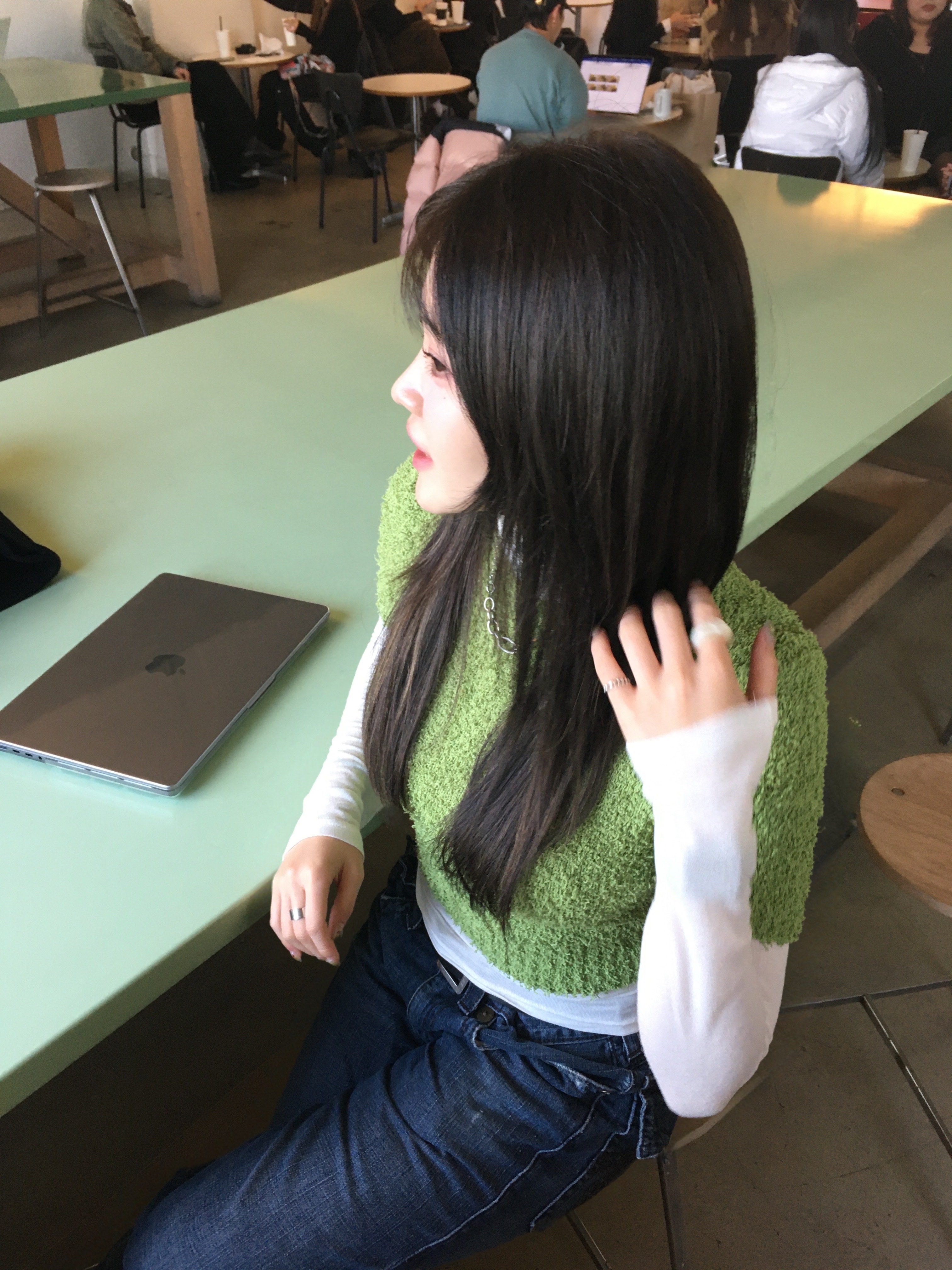 [KREAM 단독] 센티멍 넘버 365 네클리스 키체인 실버, 르 꼬끄 스포르티브 몽펠리에 블랙 착용 스타일 - 4