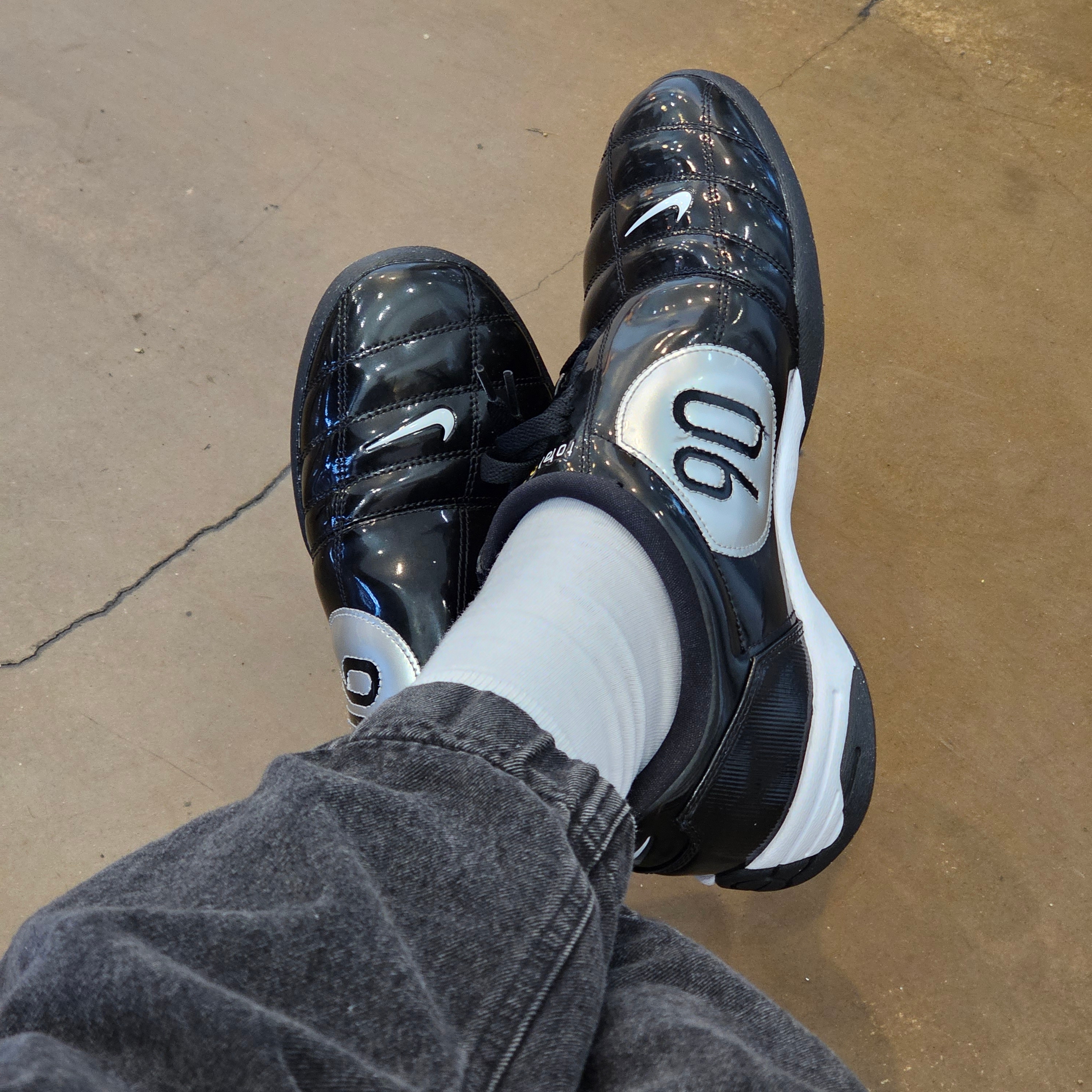 Nike Total 90 III SP Black and White 착용 스타일