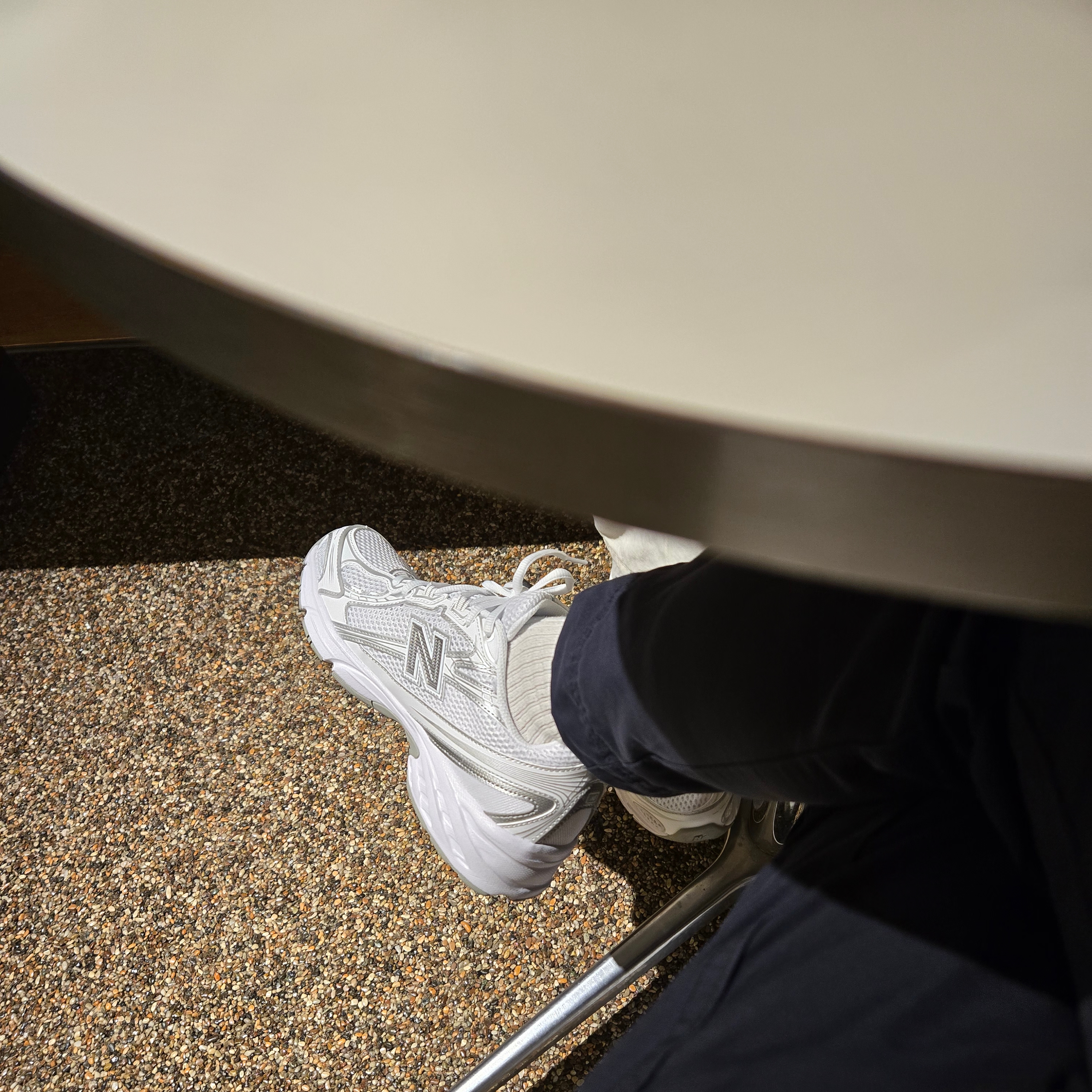 New Balance 740v2 White Silver Metallic 착용 스타일