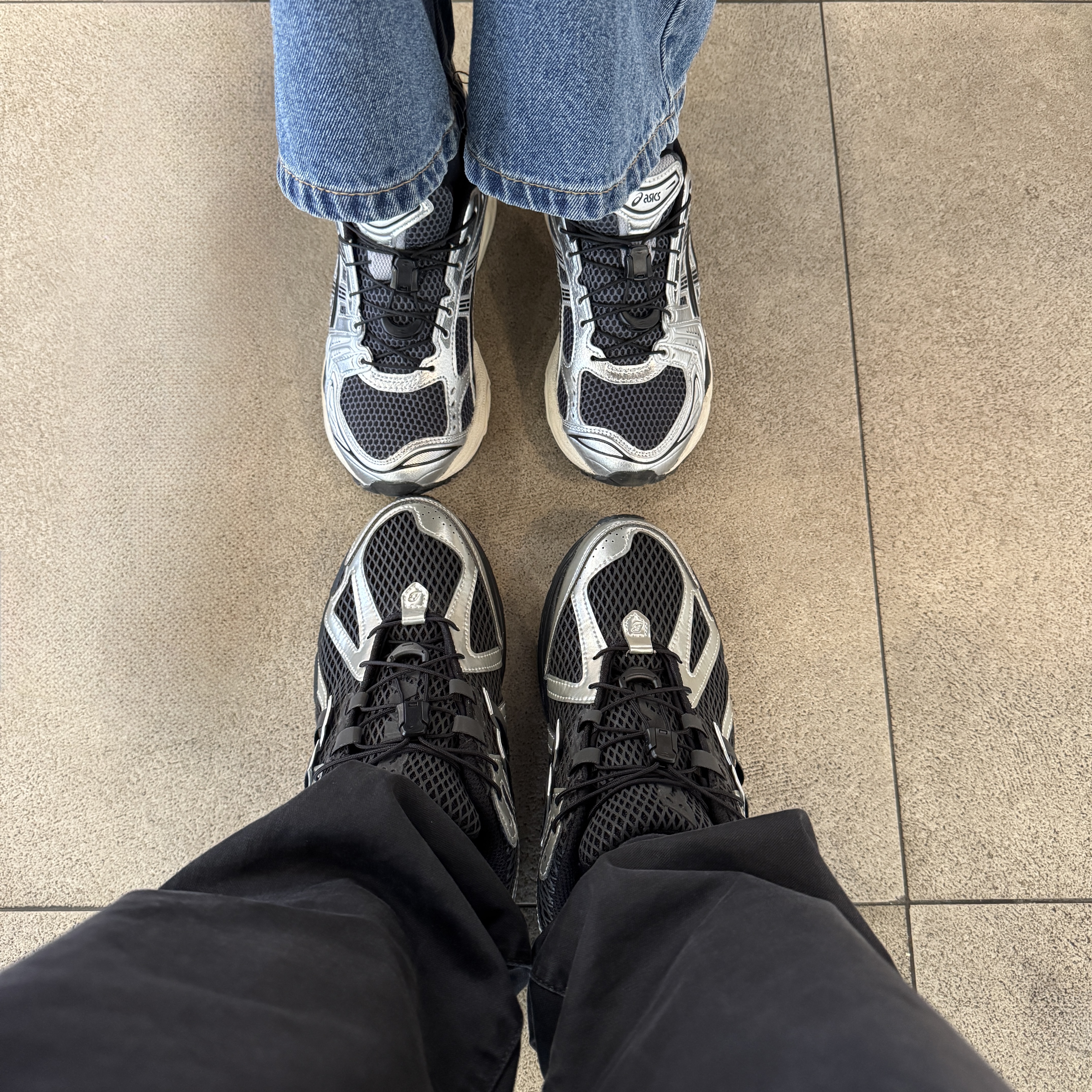 New Balance x The Basement 1906R Silver Metallic Black, Asics Unlimited Gel-Kayano 14 Carrier Grey Black 착용 스타일