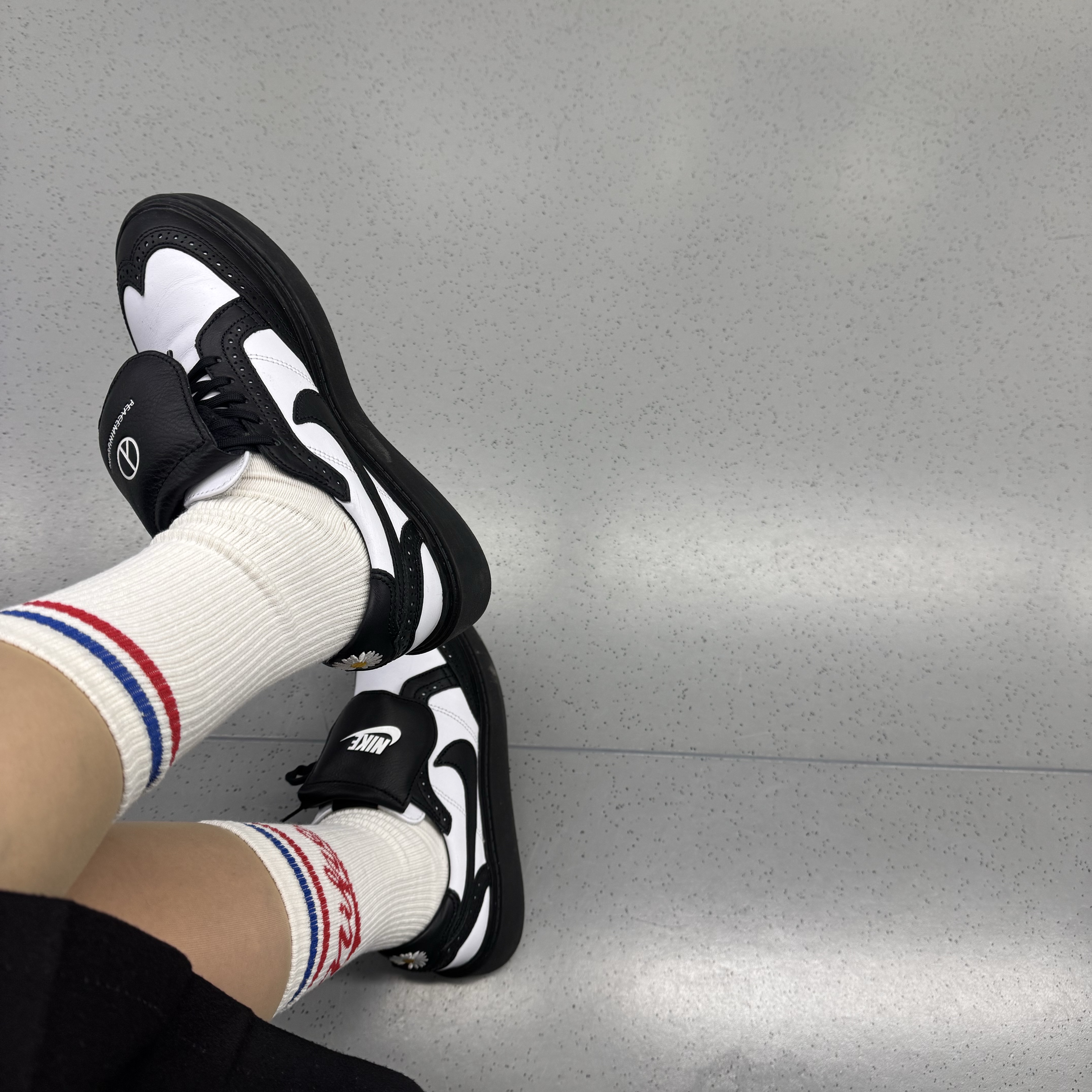 Nike Everyday Plus Crew Socks Multicolor (3 Pack/Korean Ver.), Nike x Peaceminusone Kwondo1 Black and White 착용 스타일