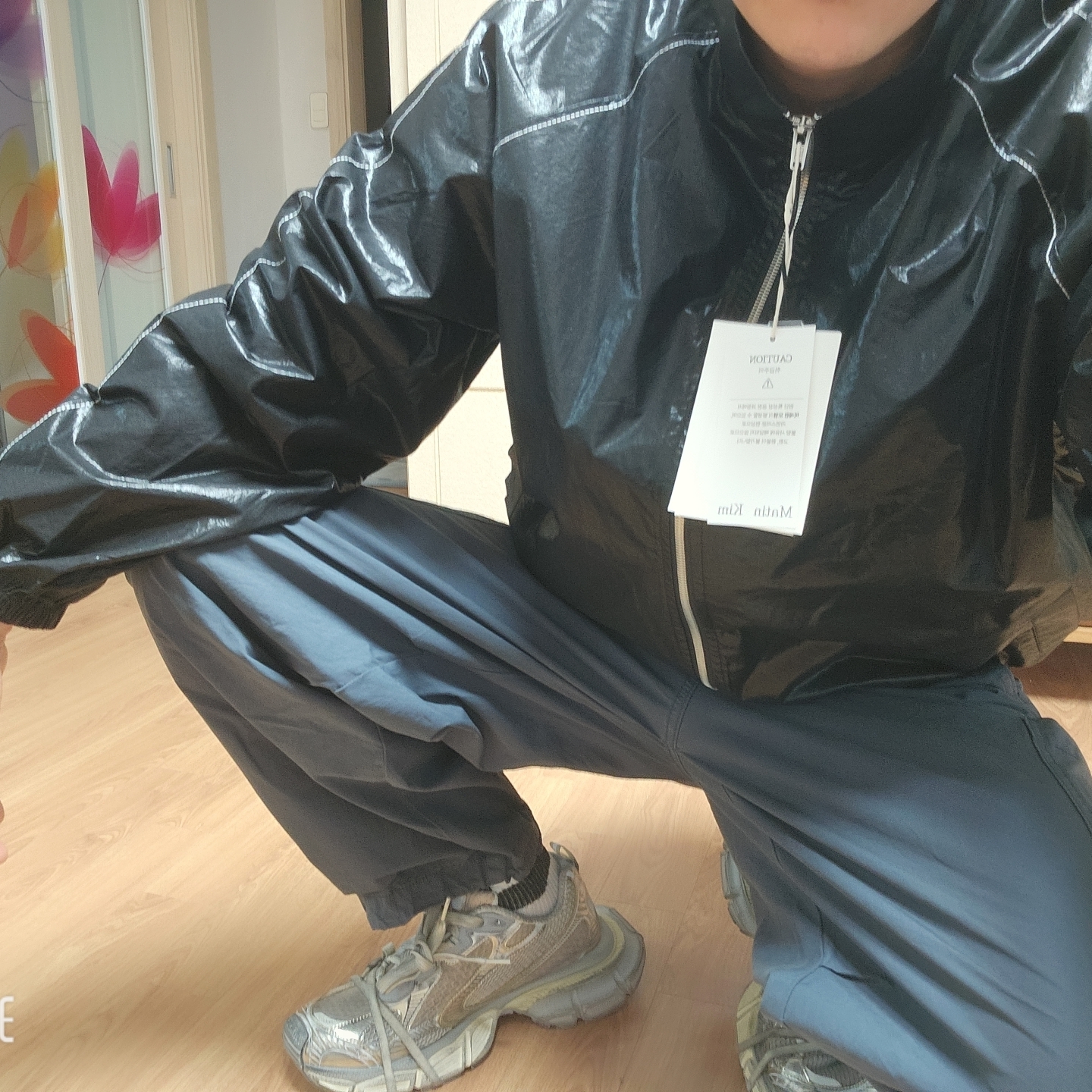 (W) Matin Kim Logo Coating Jumper Black, Balenciaga 3XL Sneakers Light Beige 착용 스타일