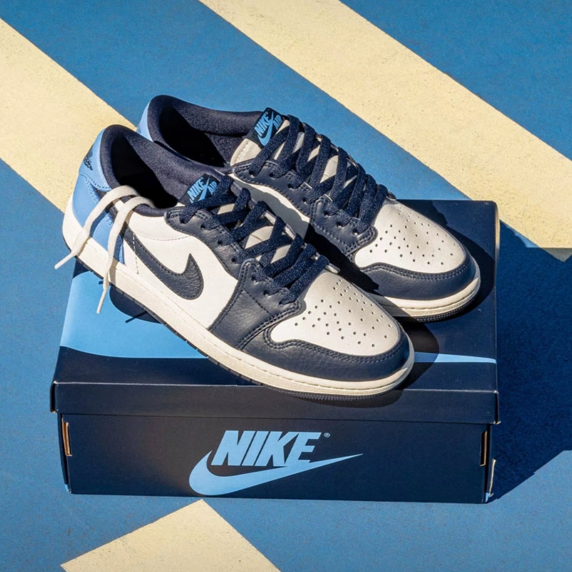 Jordan 1 Low Obsidian 착용 스타일 - 1