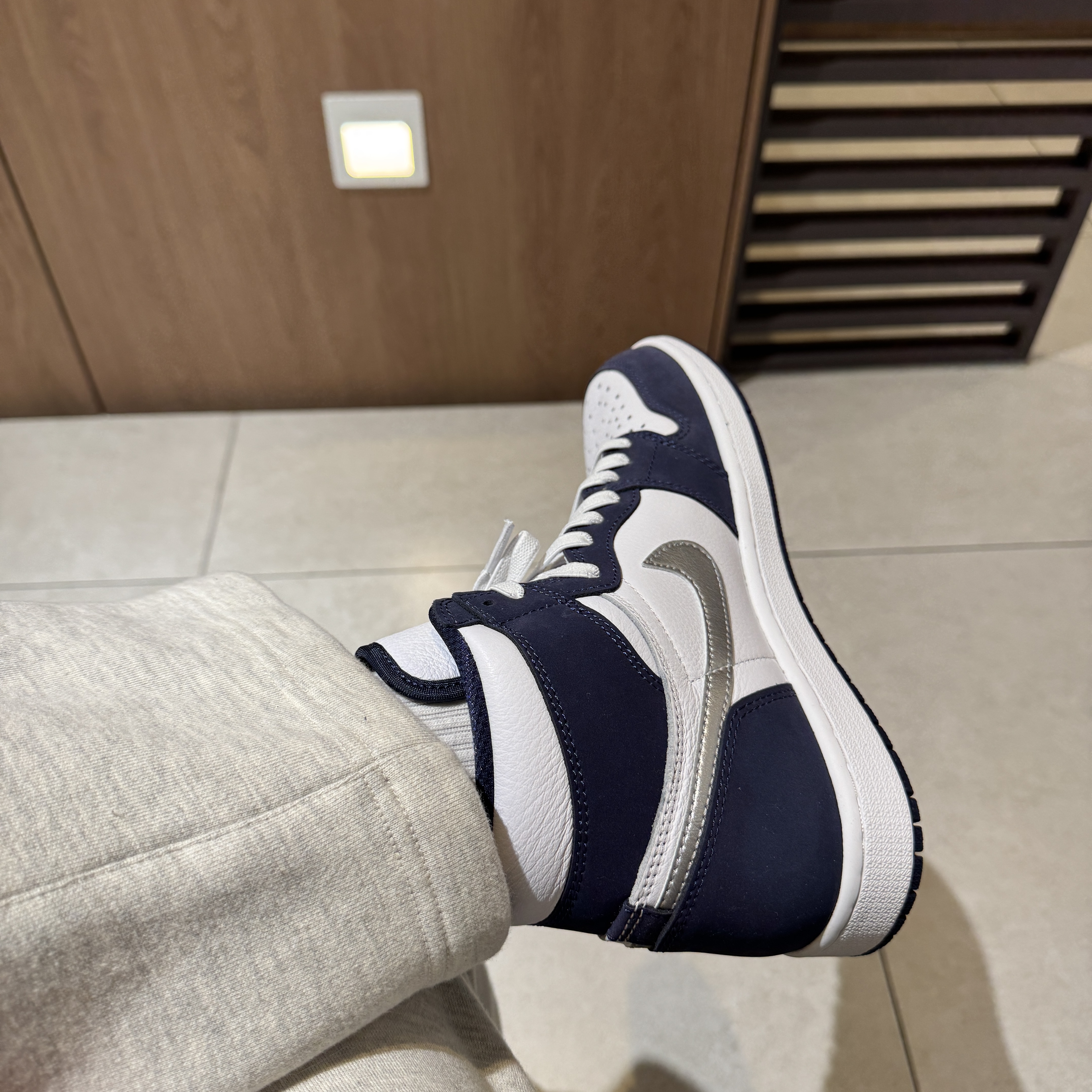 Jordan 1 Retro High OG CO.JP Midnight Navy 착용 스타일 - 1