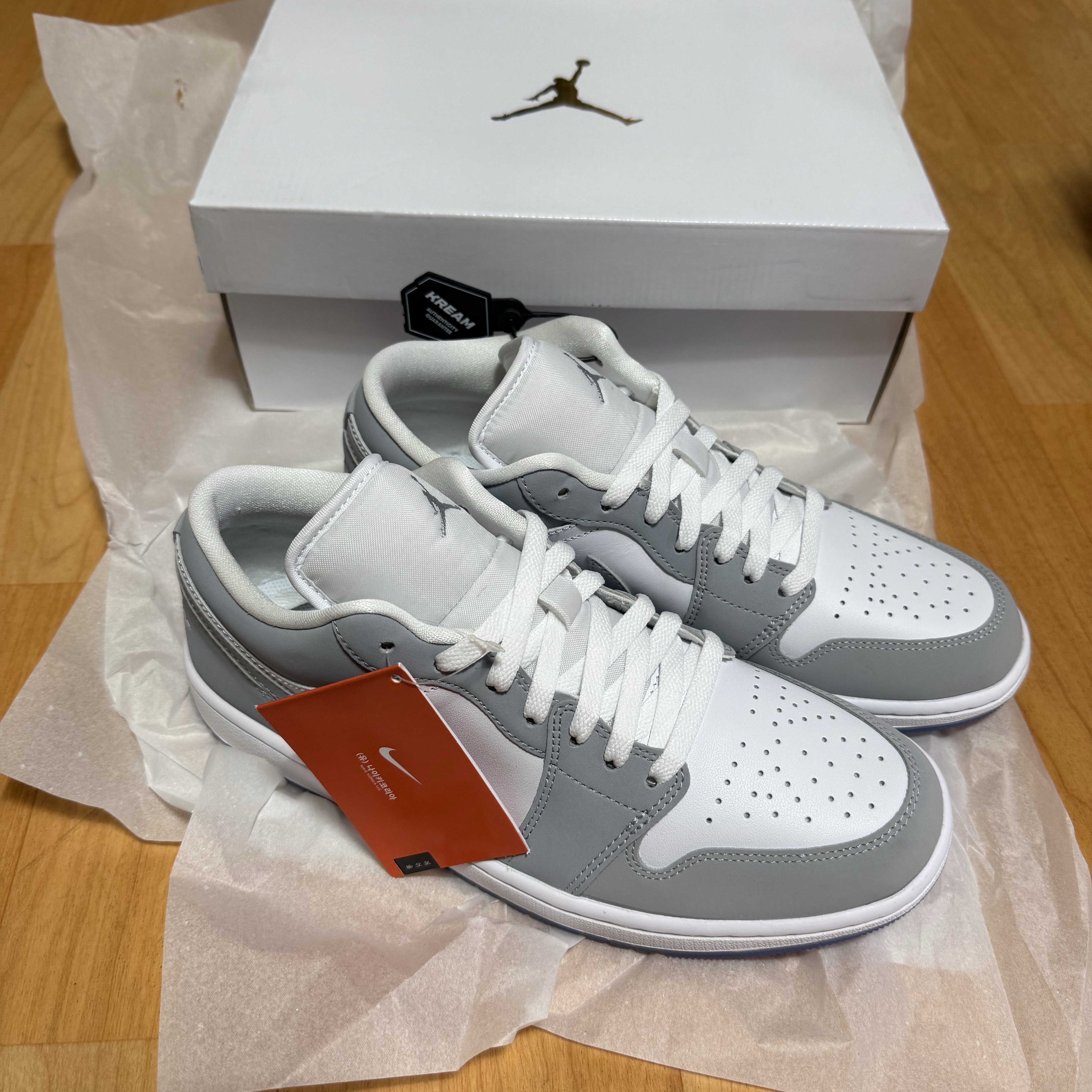 (W) Jordan 1 Low White Wolf Grey 착용 스타일 - 1