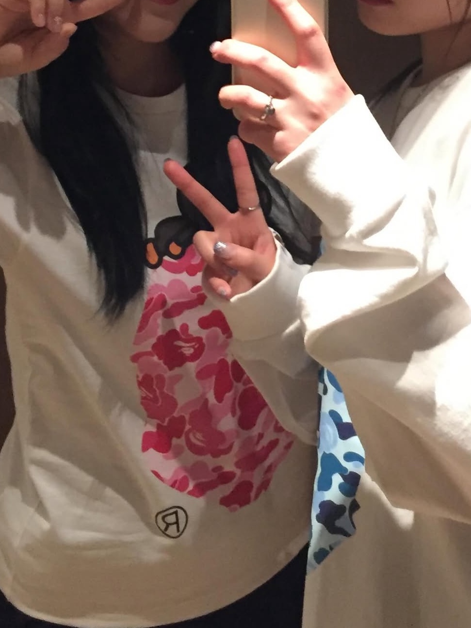 BAPE ABC Camo Milo on Big Ape T-Shirt White Pink, BAPE ABC Camo Big Ape Head L/S T-Shirt White Blue 착용 스타일