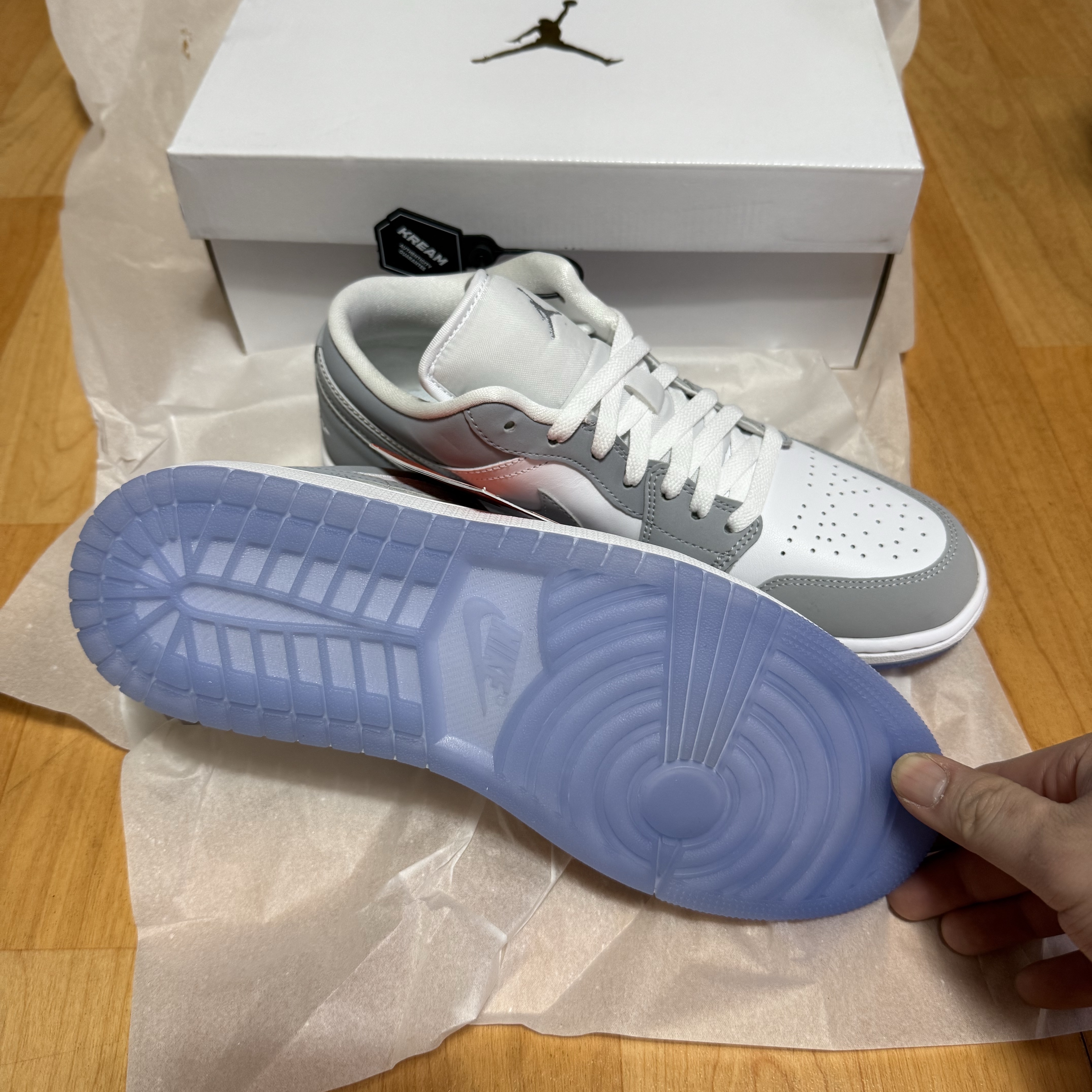 (W) Jordan 1 Low White Wolf Grey 착용 스타일 - 2