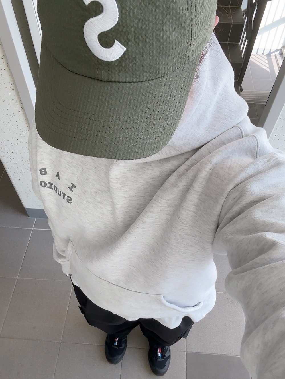 Supreme Seersucker S Logo 6-Panel Green - 24SS, IAB Studio Hoodie Light Gray 착용 스타일
