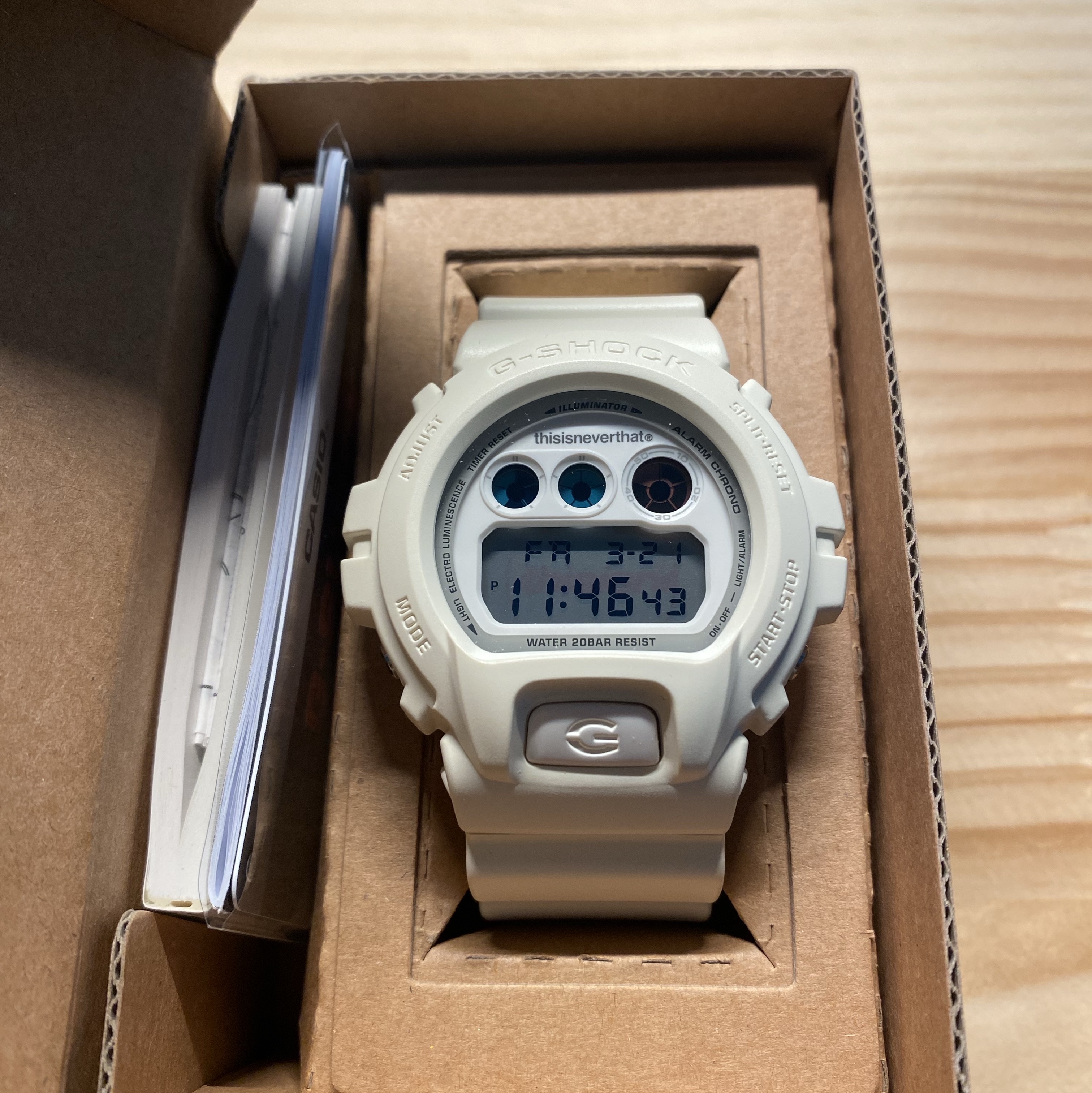 Casio G-Shock x Thisisneverthat DW-6900TNT24-7DF Ivory 착용 스타일