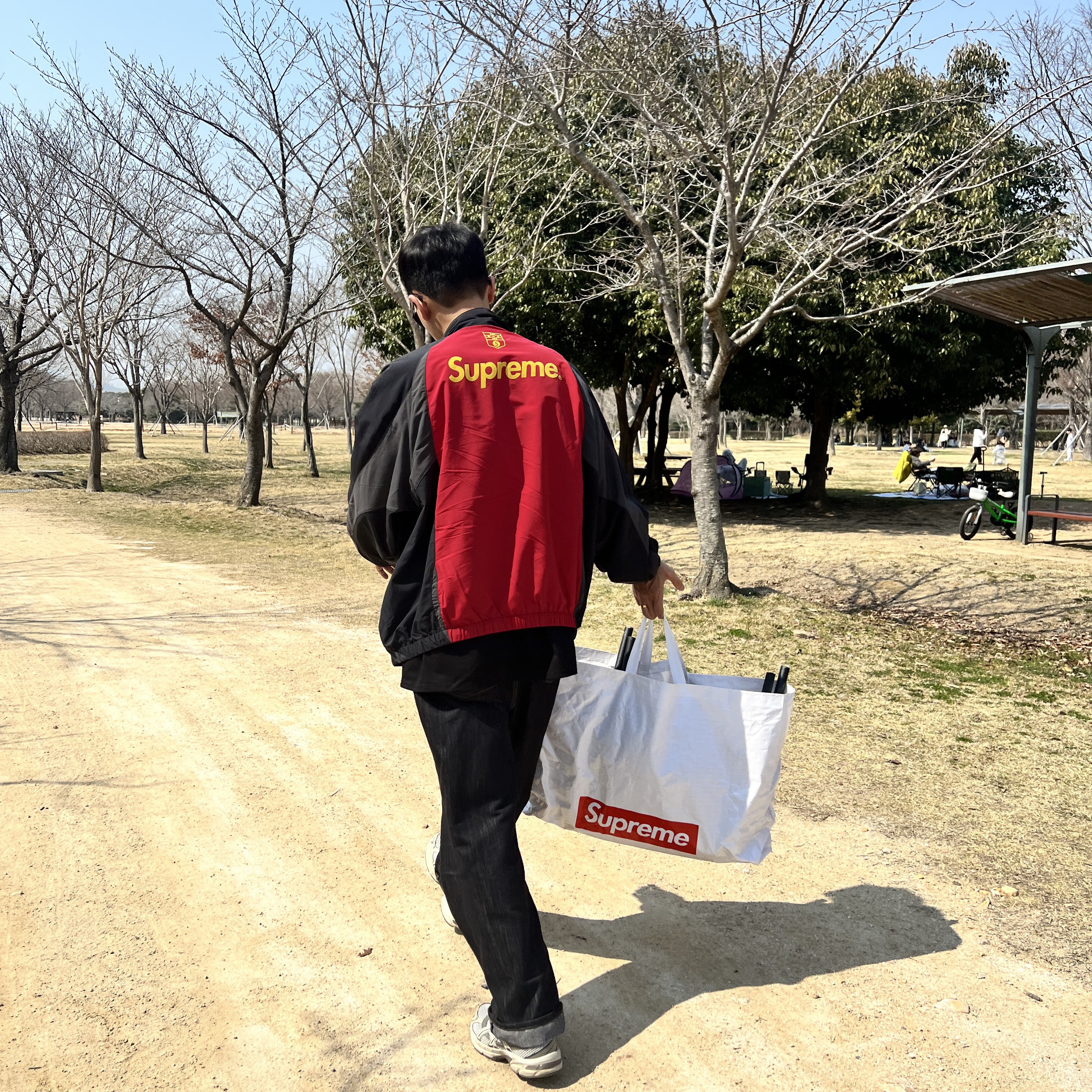 Supreme S Logo Track Jacket Black - 24FW 착용 스타일
