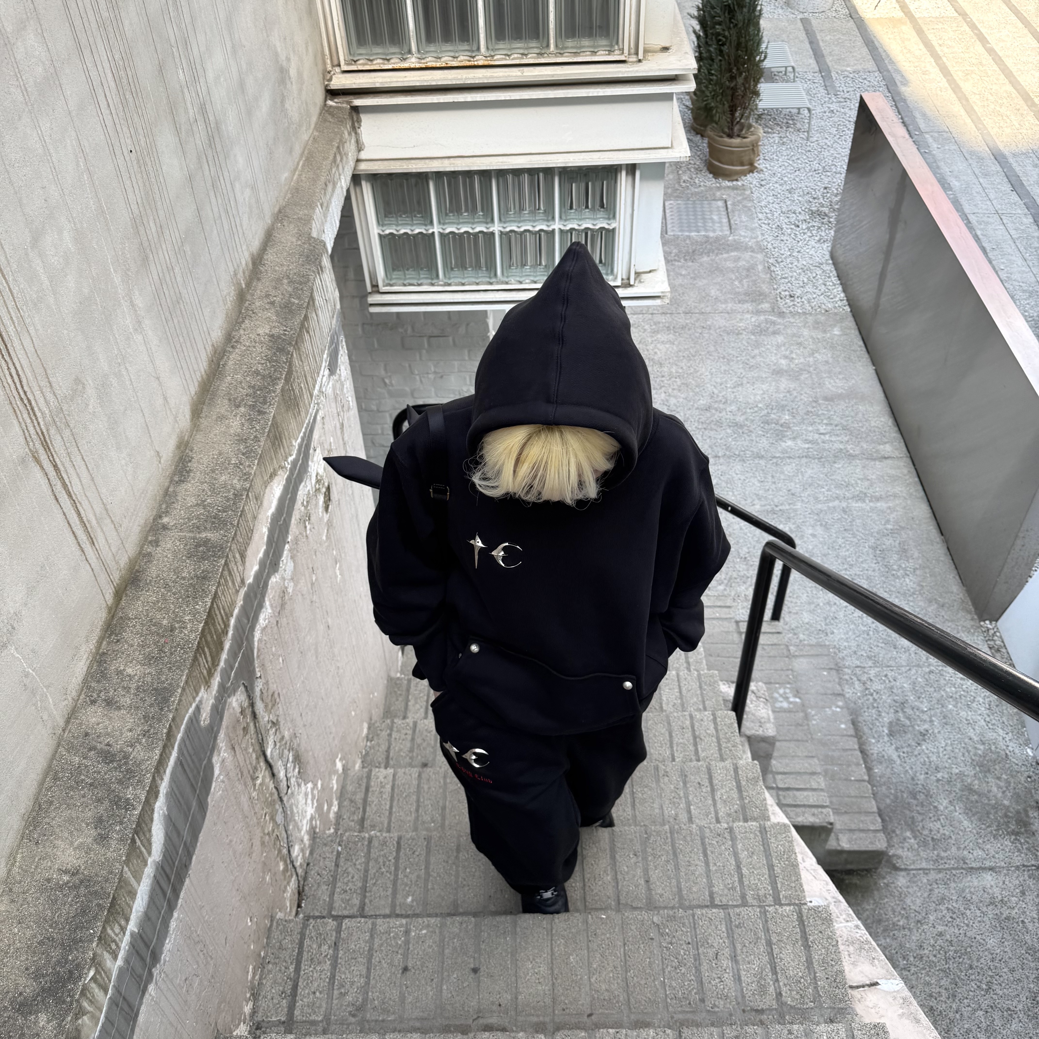 Thug Club Armor Hoodie Black, Thug Club TC Jogger Pants Black Ver. 1 착용 스타일 - 2