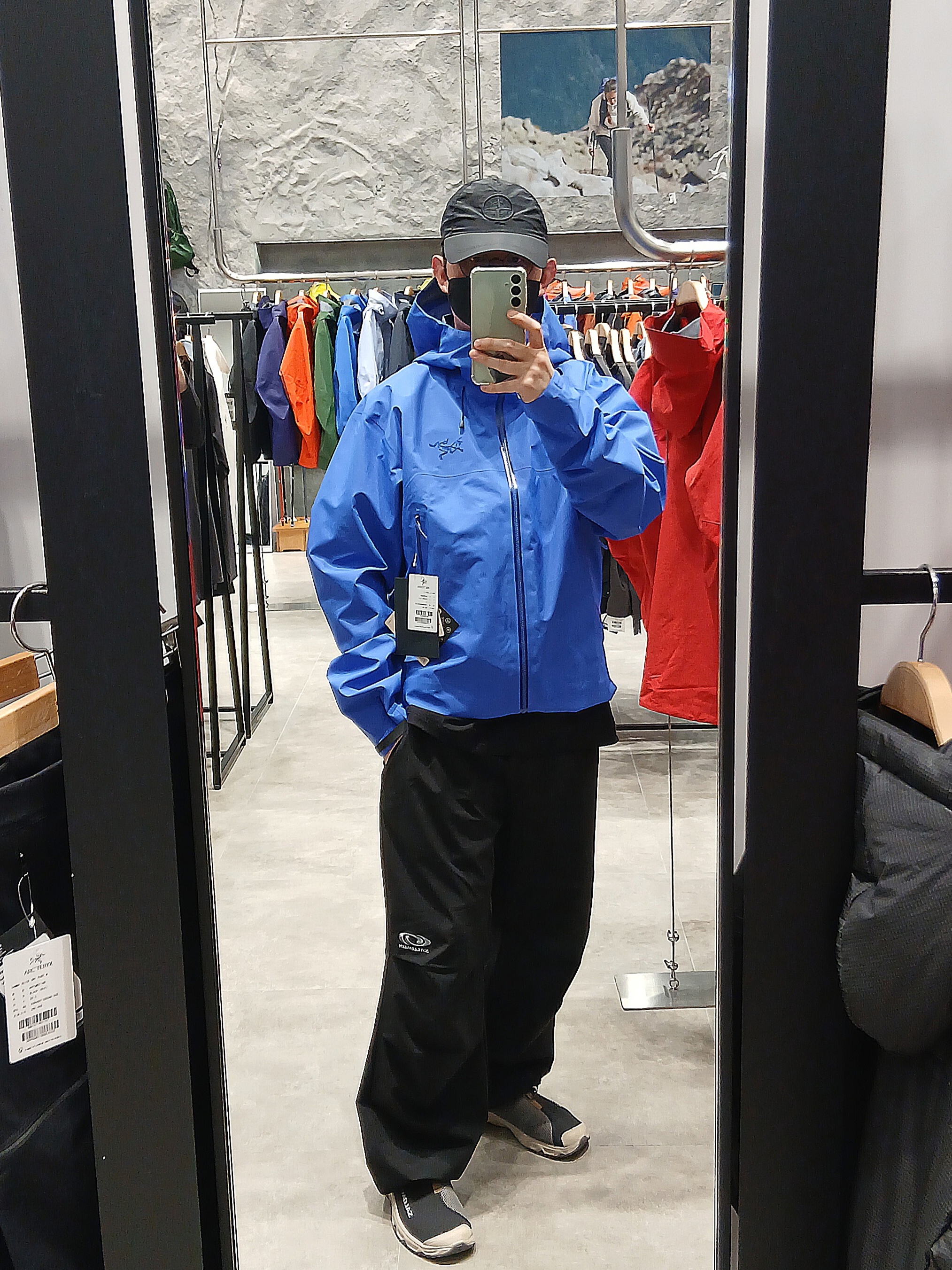 Salomon RX Slide 3.0 Black Plum Kitten, Arc'teryx Kragg Cotton Logo SS T-Shirt 24K Black 착용 스타일 - 1