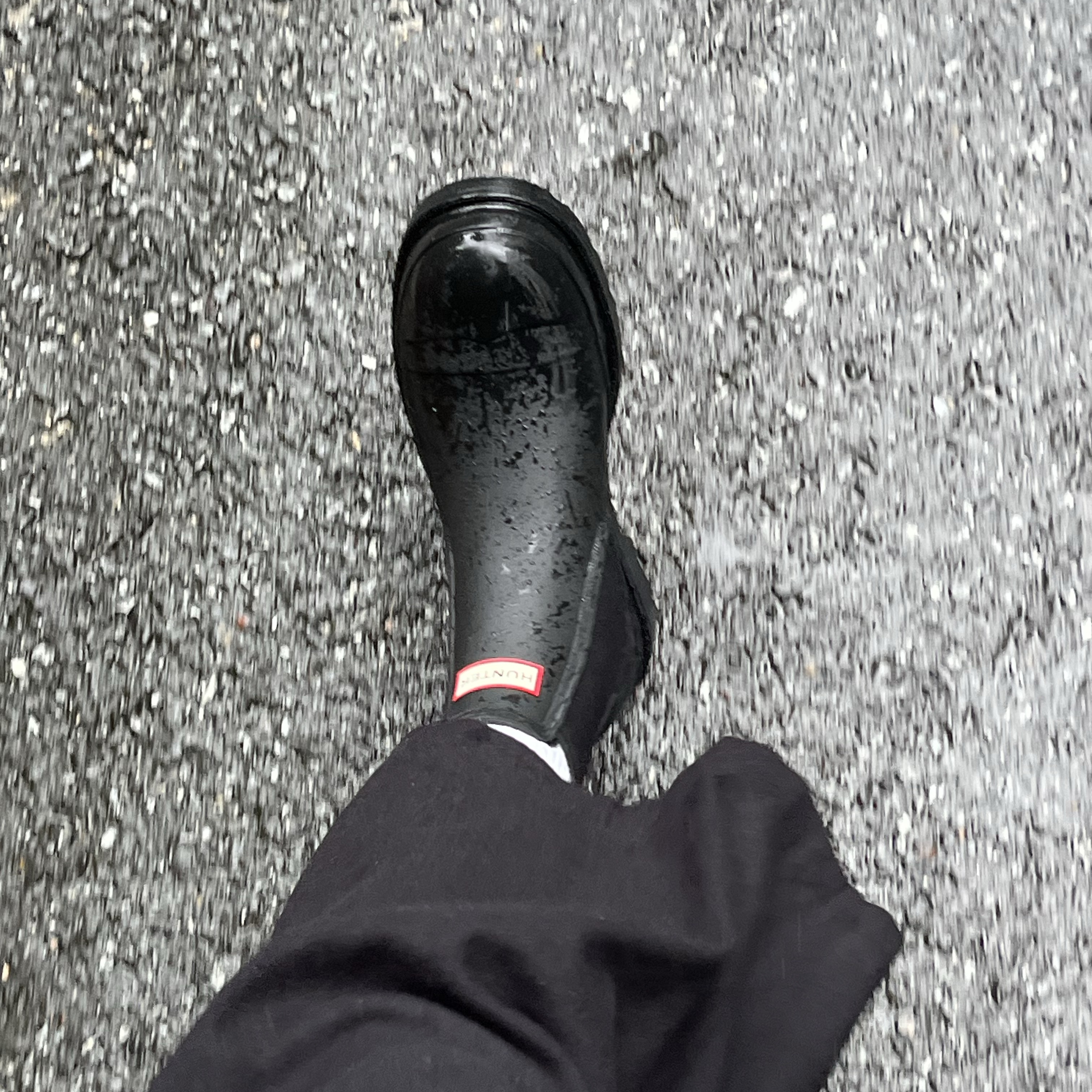 Hunter Commando Chelsea Boots Black 착용 스타일