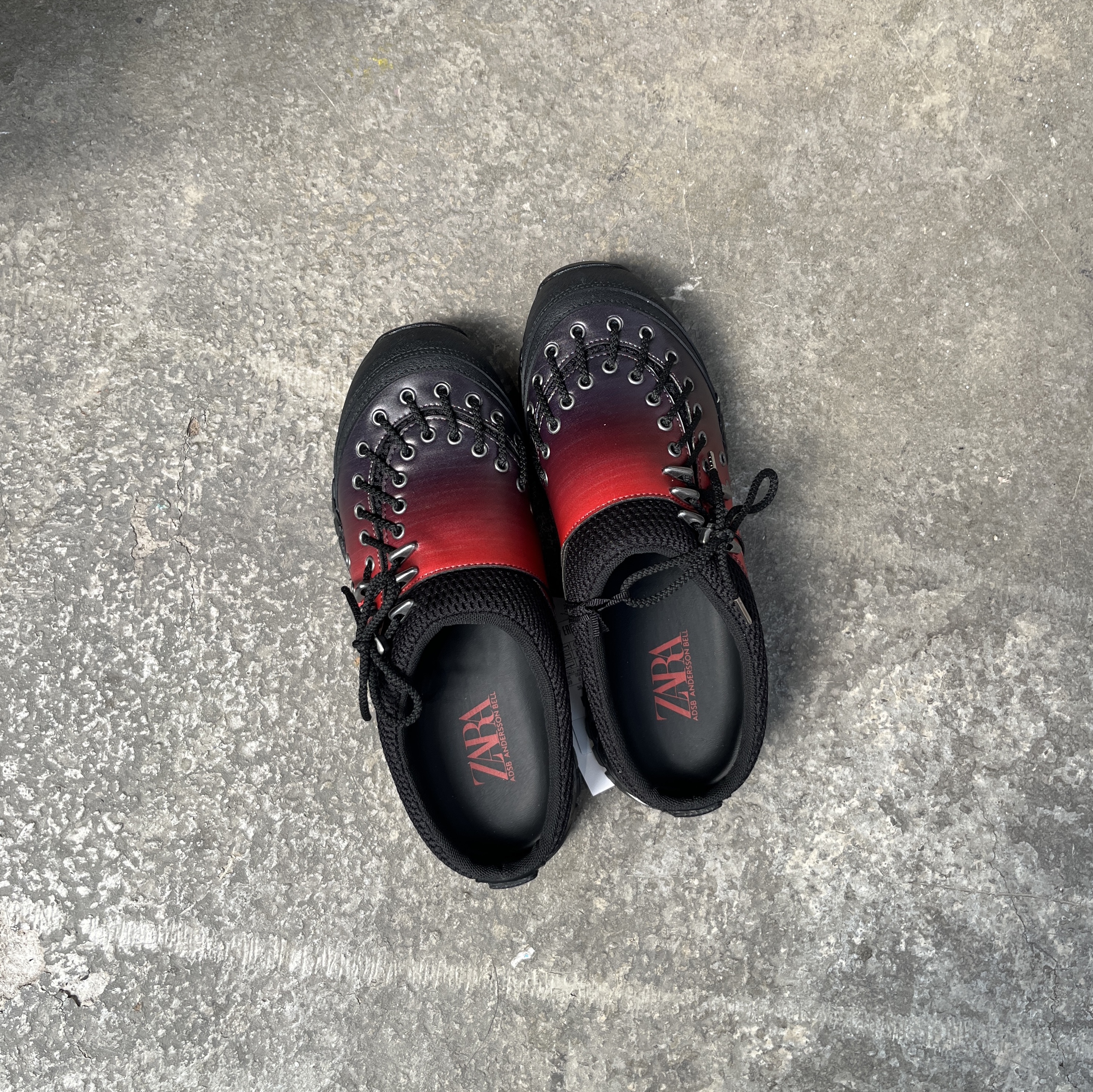 Zara x Andersson Bell Clogs Red 착용 스타일