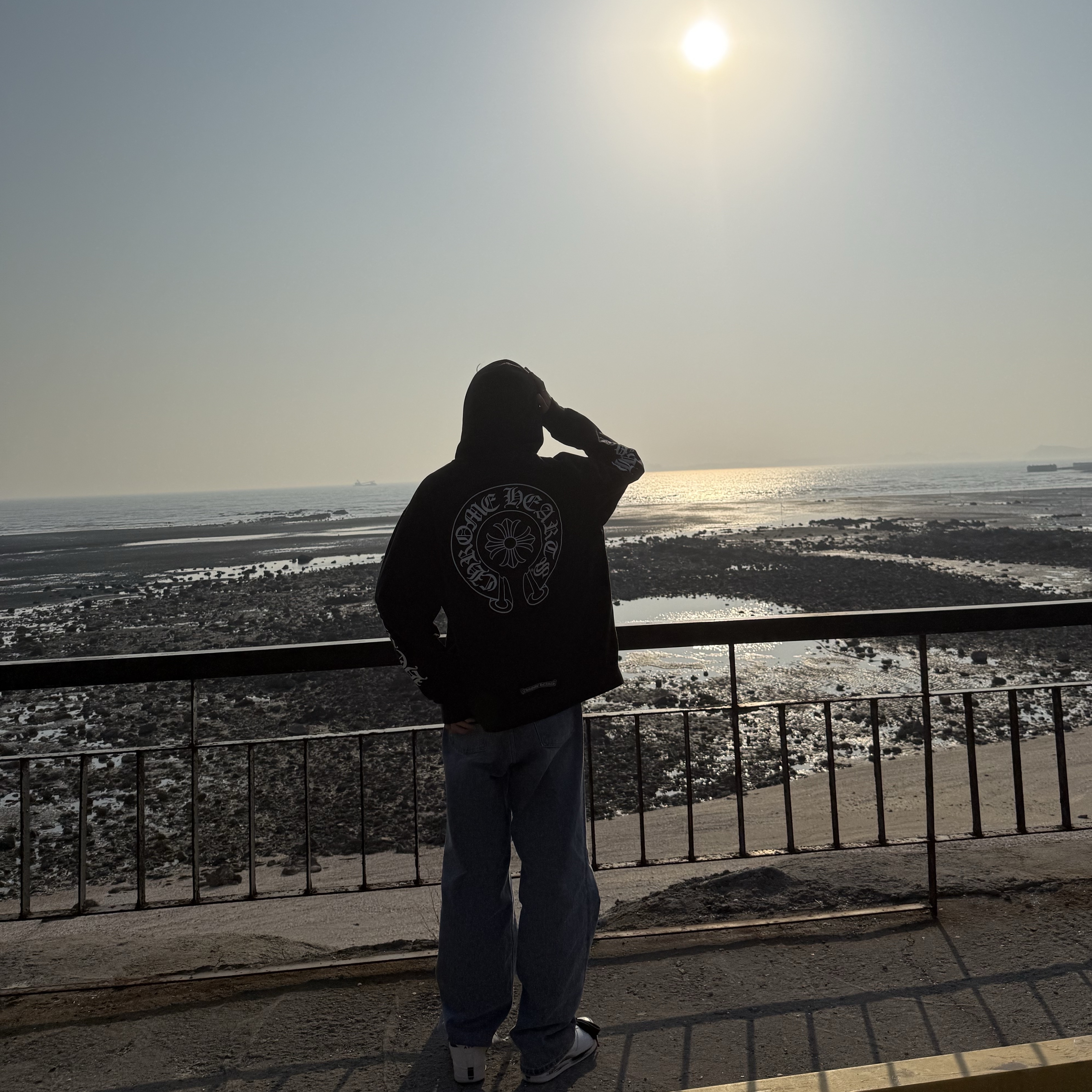 Nike x Peaceminusone Air Force 1 Low Para-Noise 2.0, Chrome Hearts Cemetery Cross Print Pullover Hoodie Black 착용 스타일 - 1