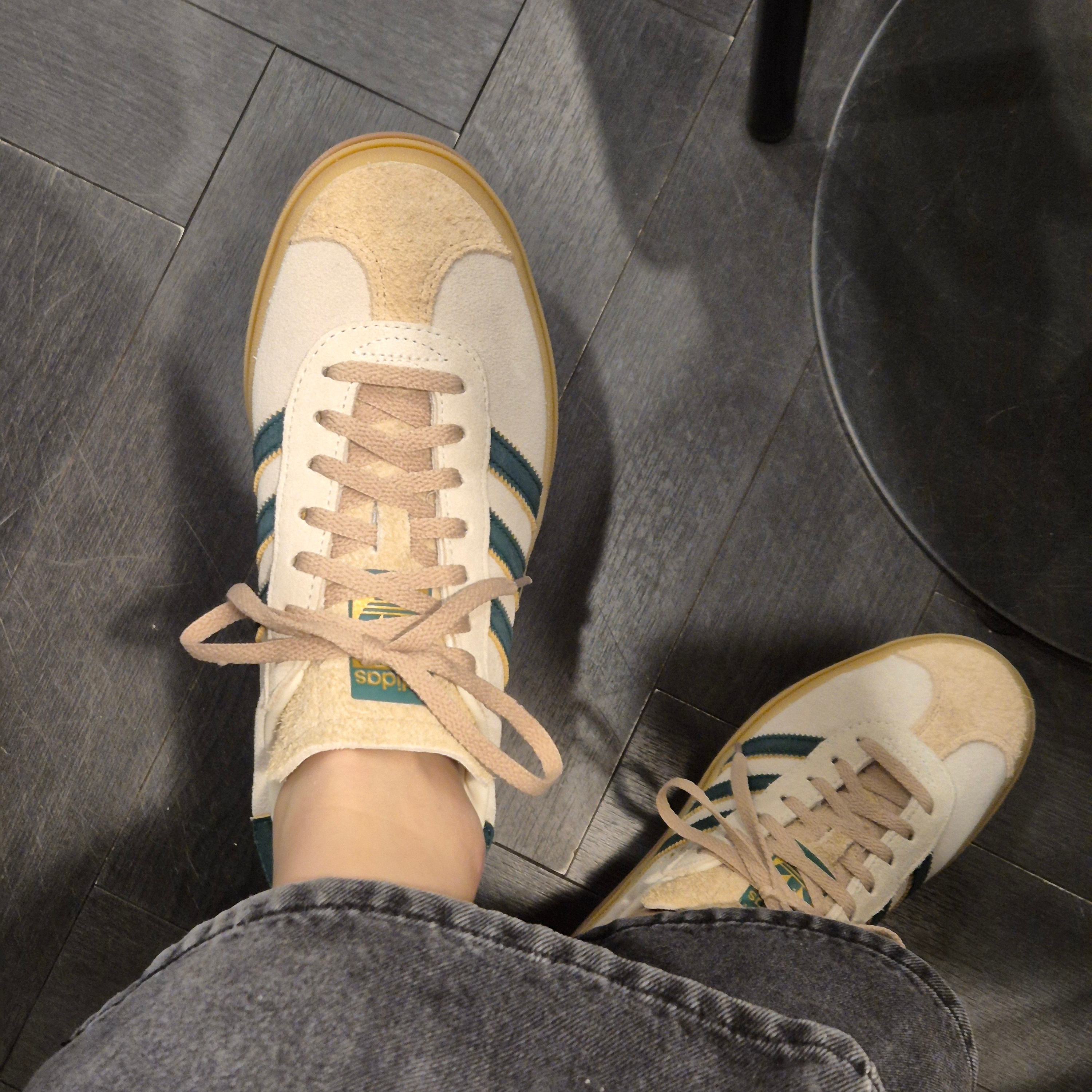 (W) Adidas Gazelle Bold Cream White Collegiate Green 착용 스타일