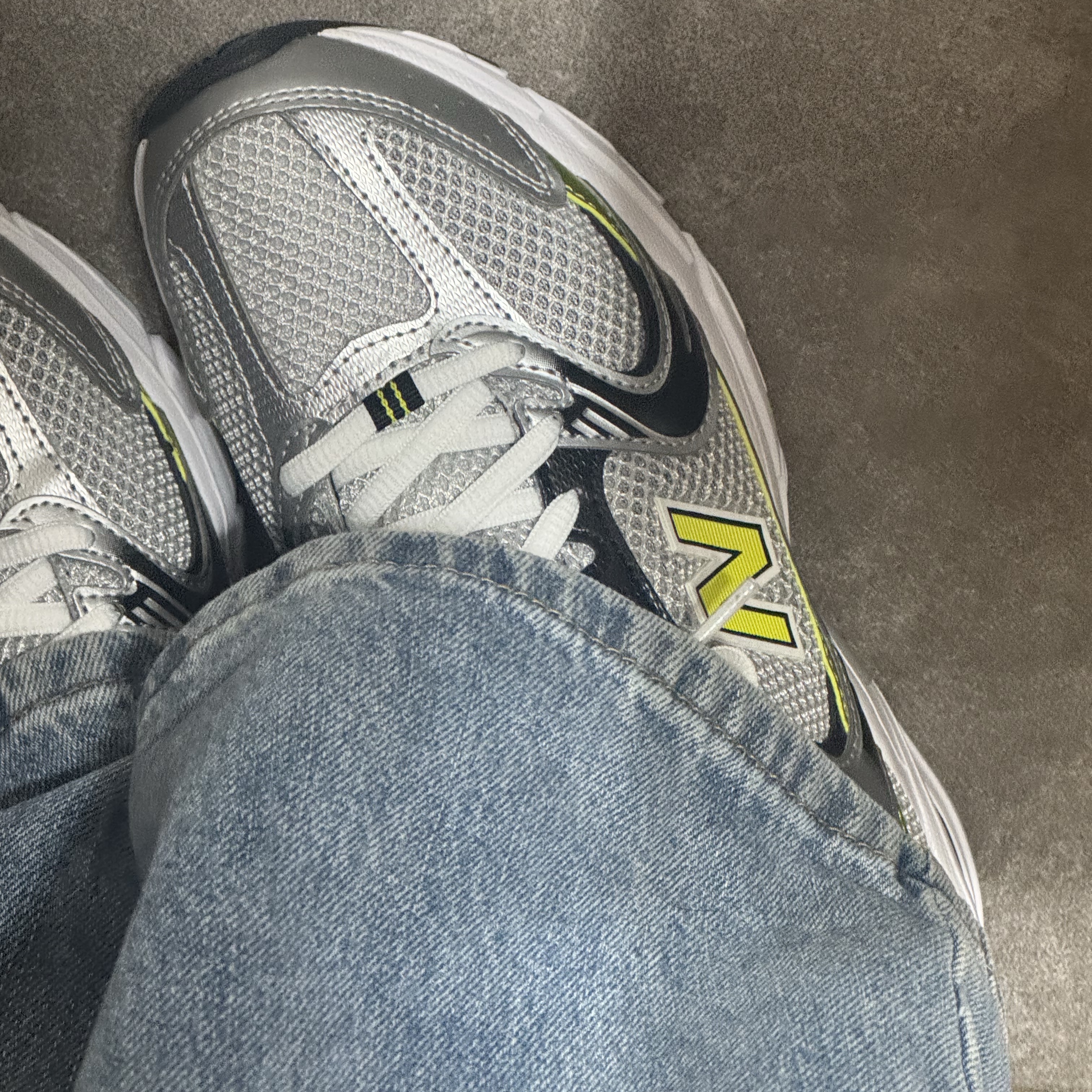 New Balance 530 Silver 착용 스타일