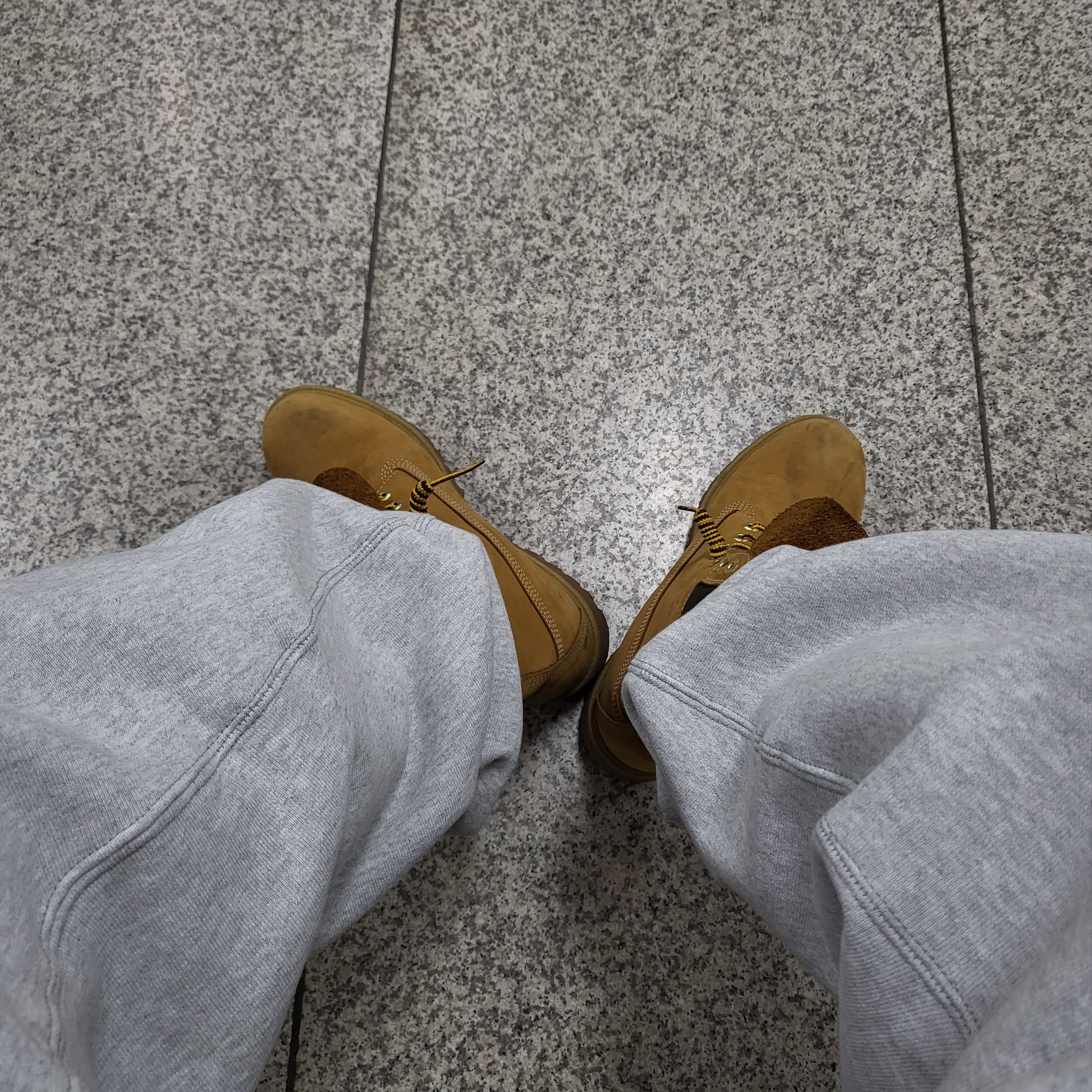Timberland Premium 6 inch Waterproof Boot Wheat Nubuck - Medium 착용 스타일
