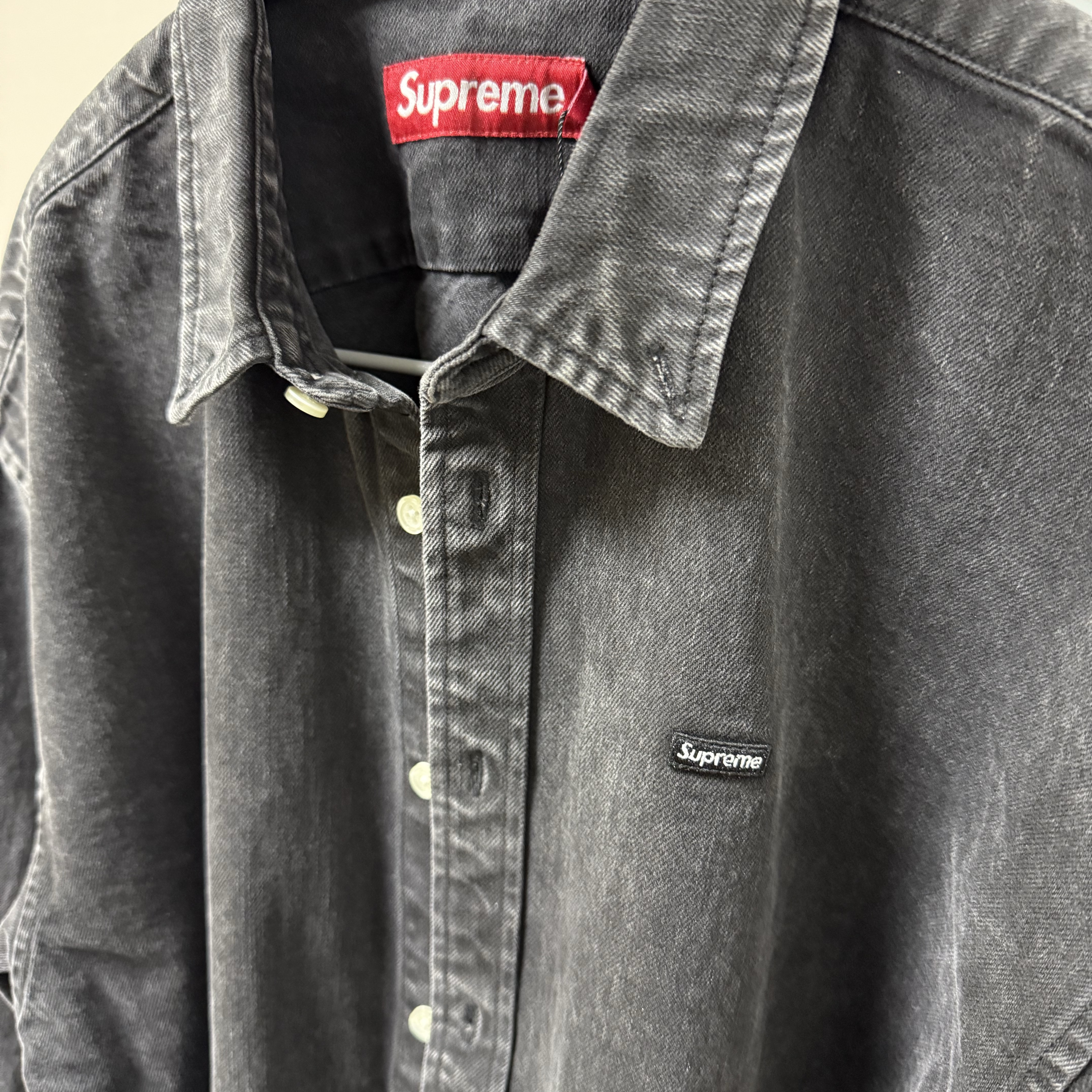 Supreme Small Box Denim Shirt Black - 25SS 착용 스타일