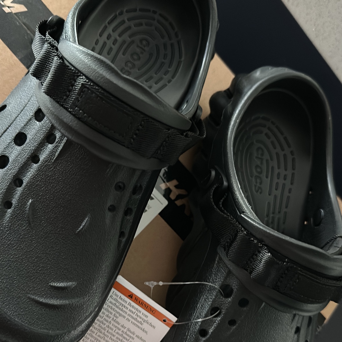 Crocs Echo Clog Black 착용 스타일