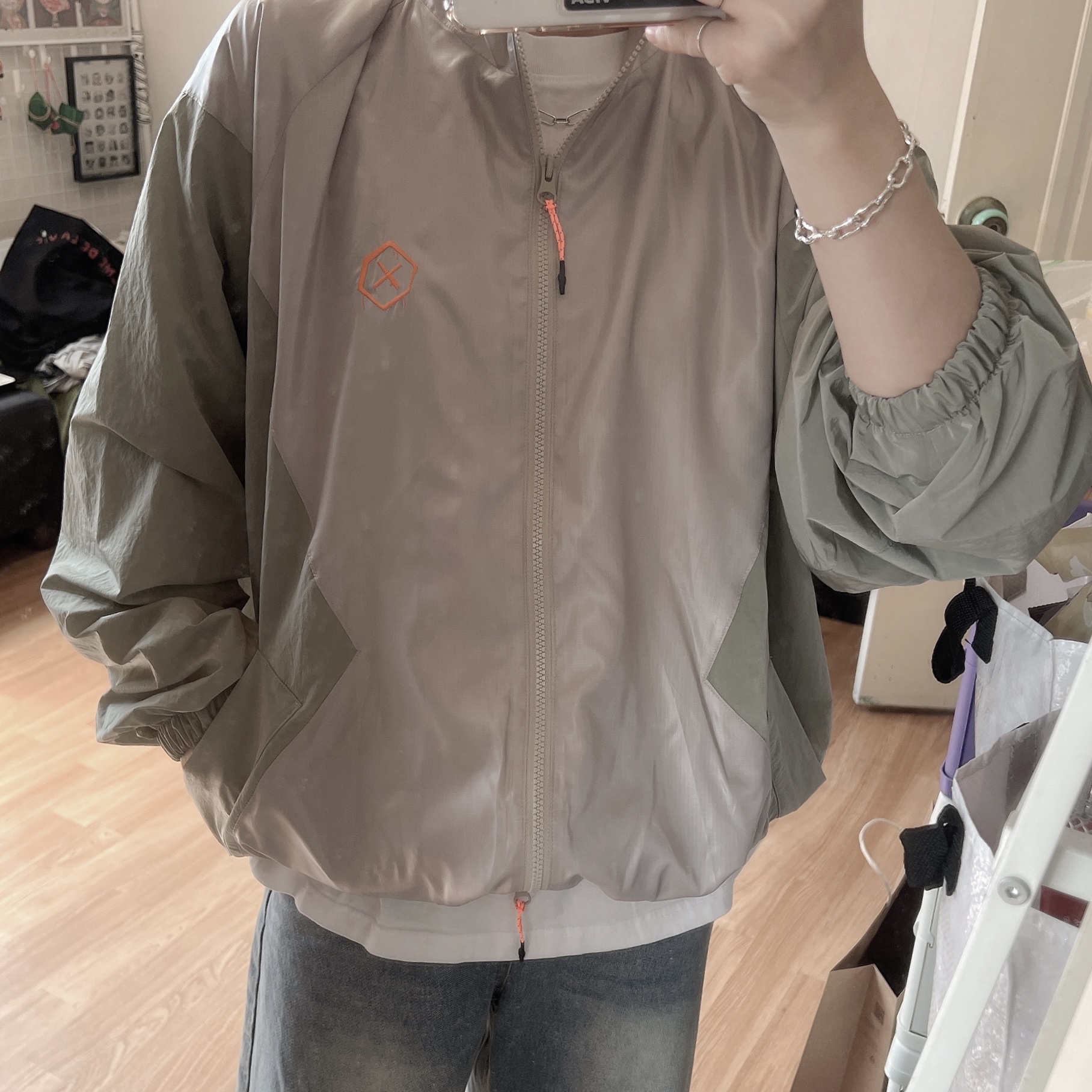 IAB Studio x Arcane Ekko Track Top Dust Orange 착용 스타일 - 3