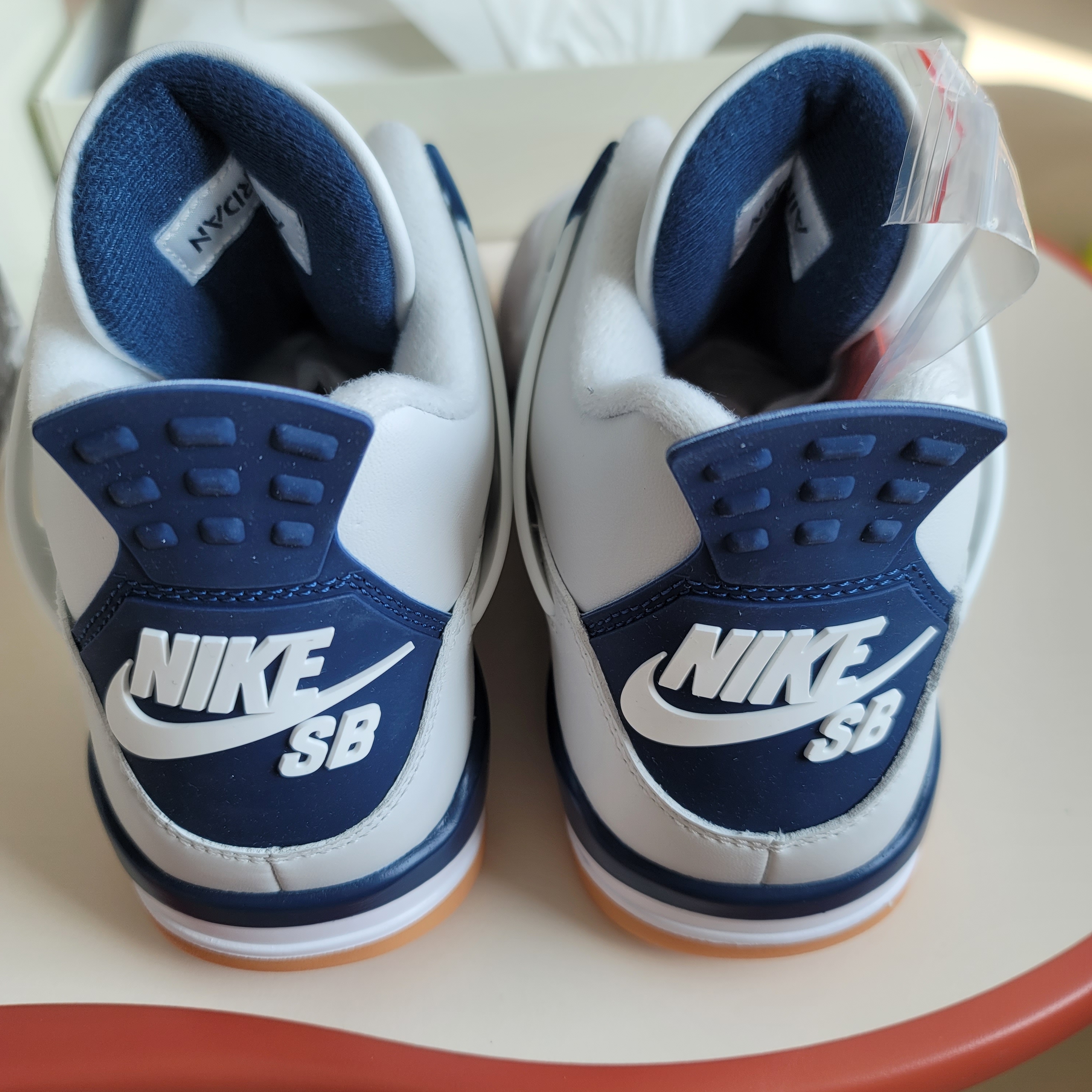 Jordan 4 x Nike SB Retro SP Navy 착용 스타일 - 2