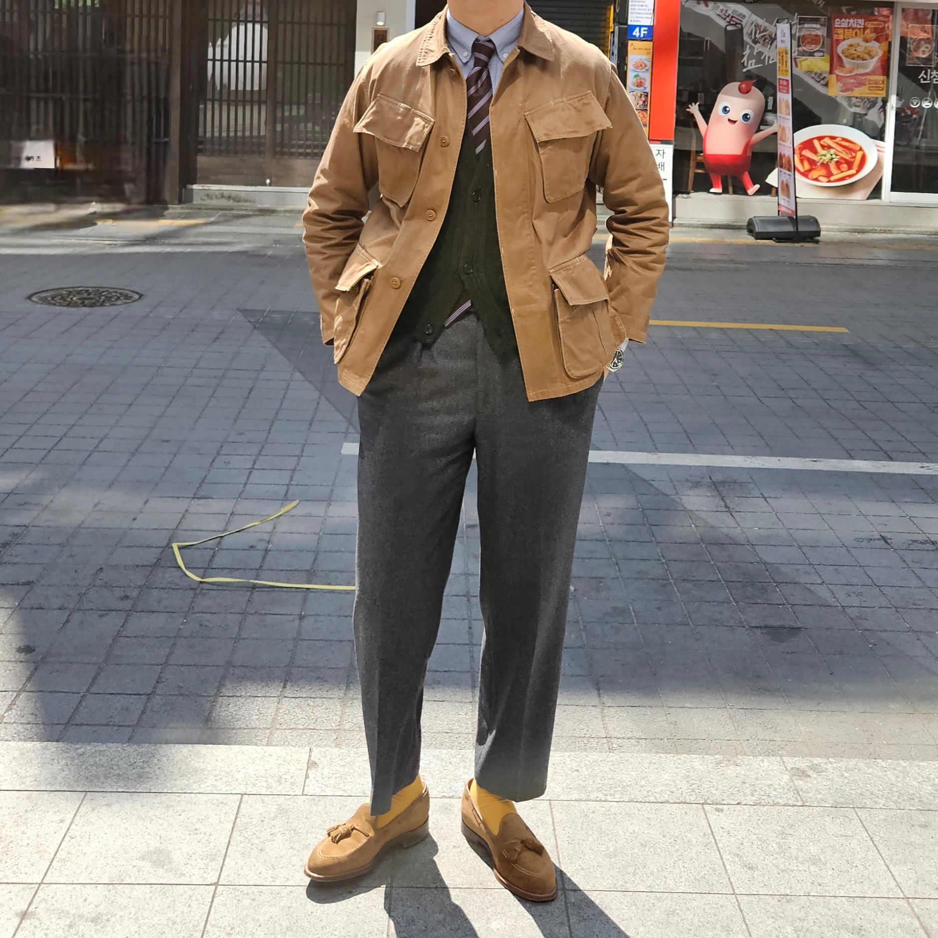 Comoli B.D.U Jacket Khaki - 24AW, Alden 6243 Suede Unlined Flex Penny Loafer Snuff - D 착용 스타일 - 5