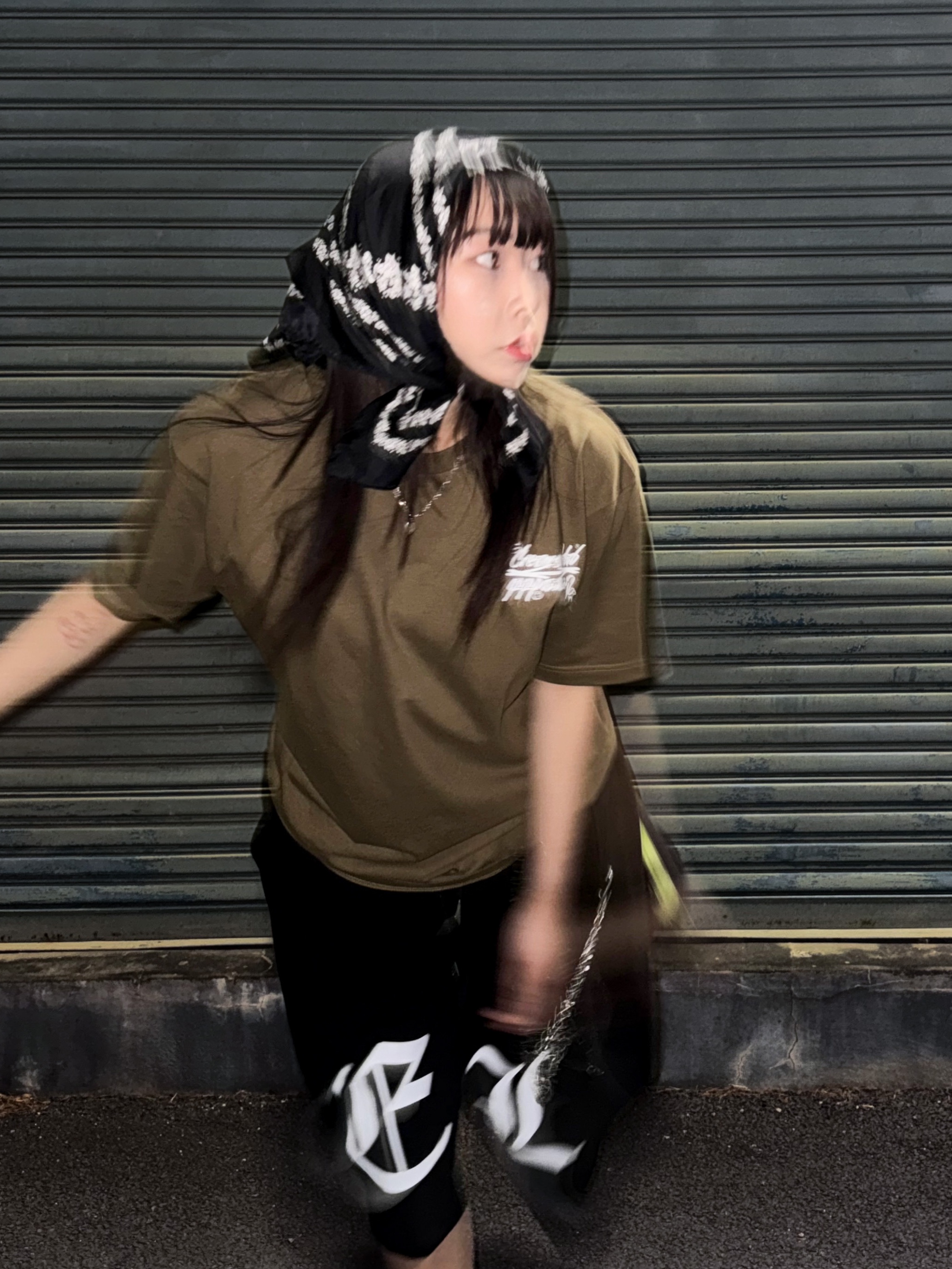 나이키 x 스투시 에어 페니 2 비비드 그린 앤 블랙 착용 스타일 - 7