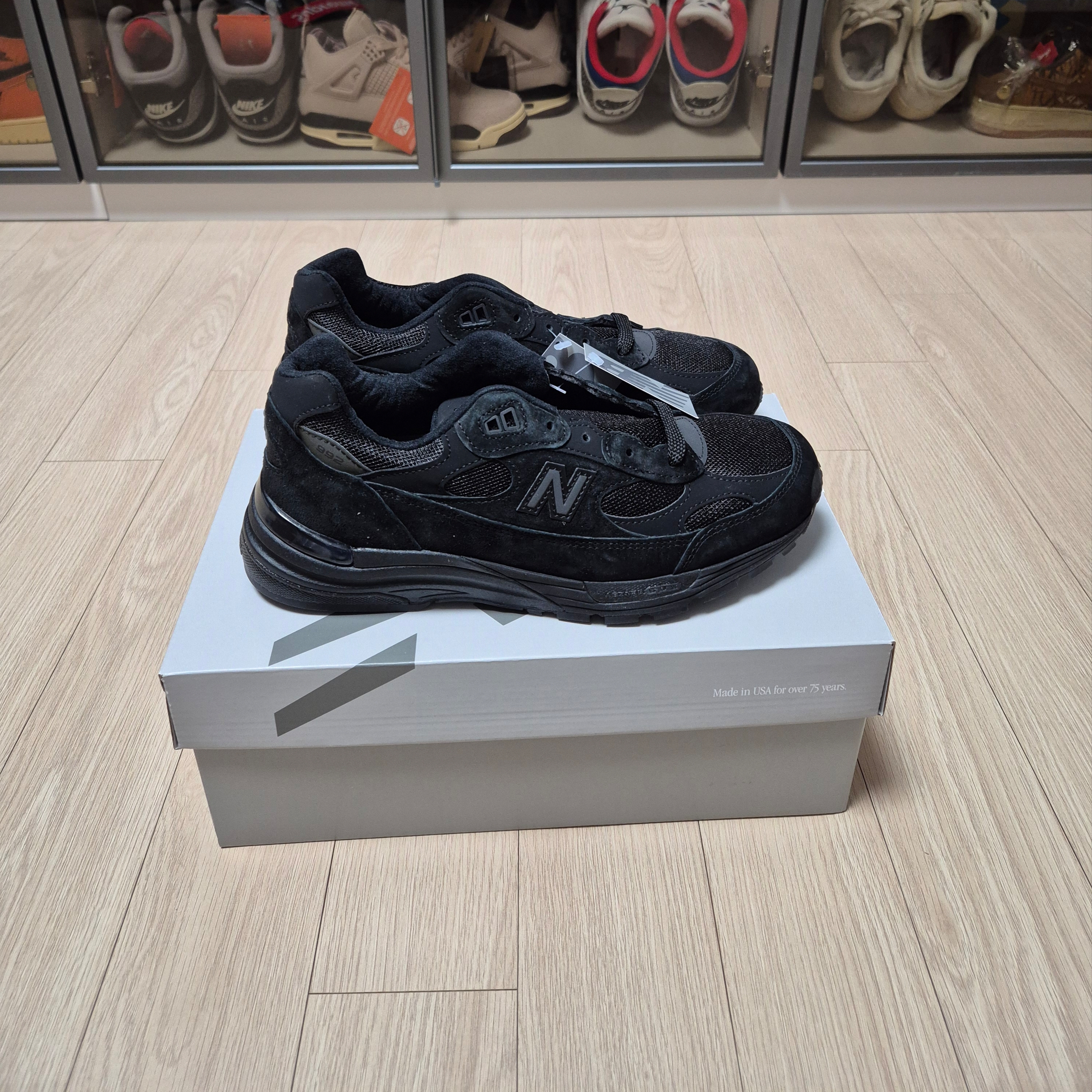 New Balance 992 Made in USA Core Black 착용 스타일 - 7