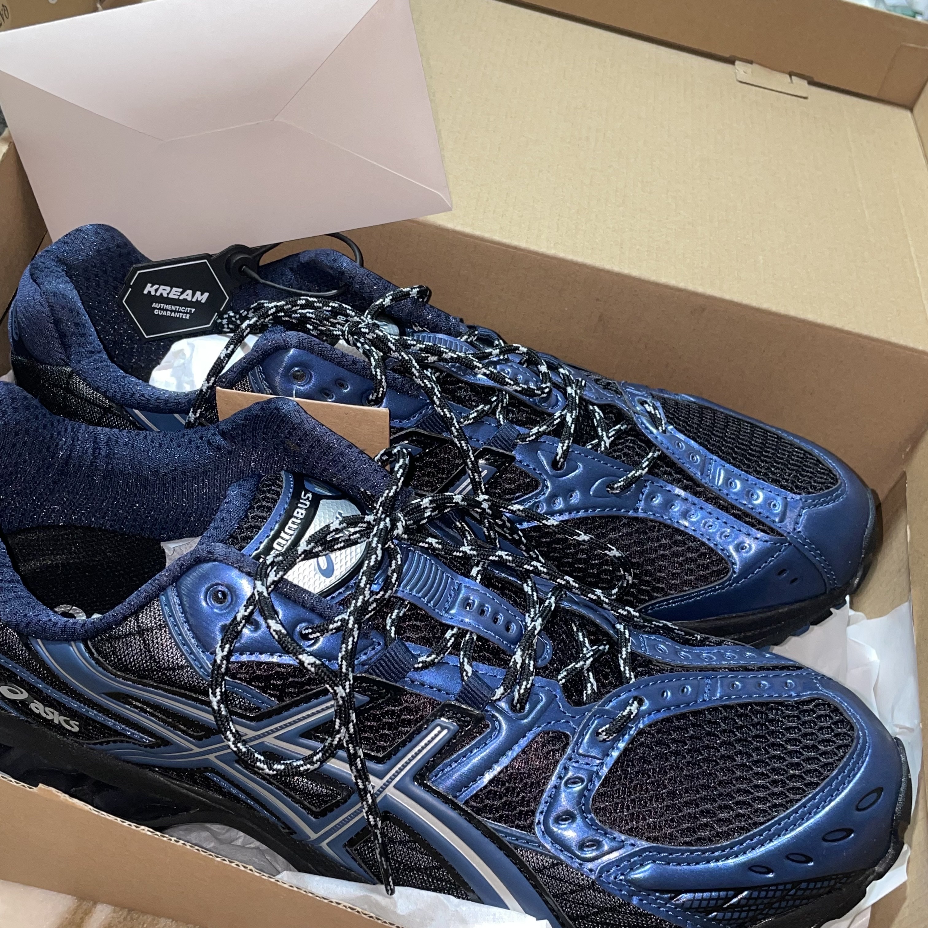 Asics Gel-Nimbus 10.1 Black Grand Shark 착용 스타일 - 2