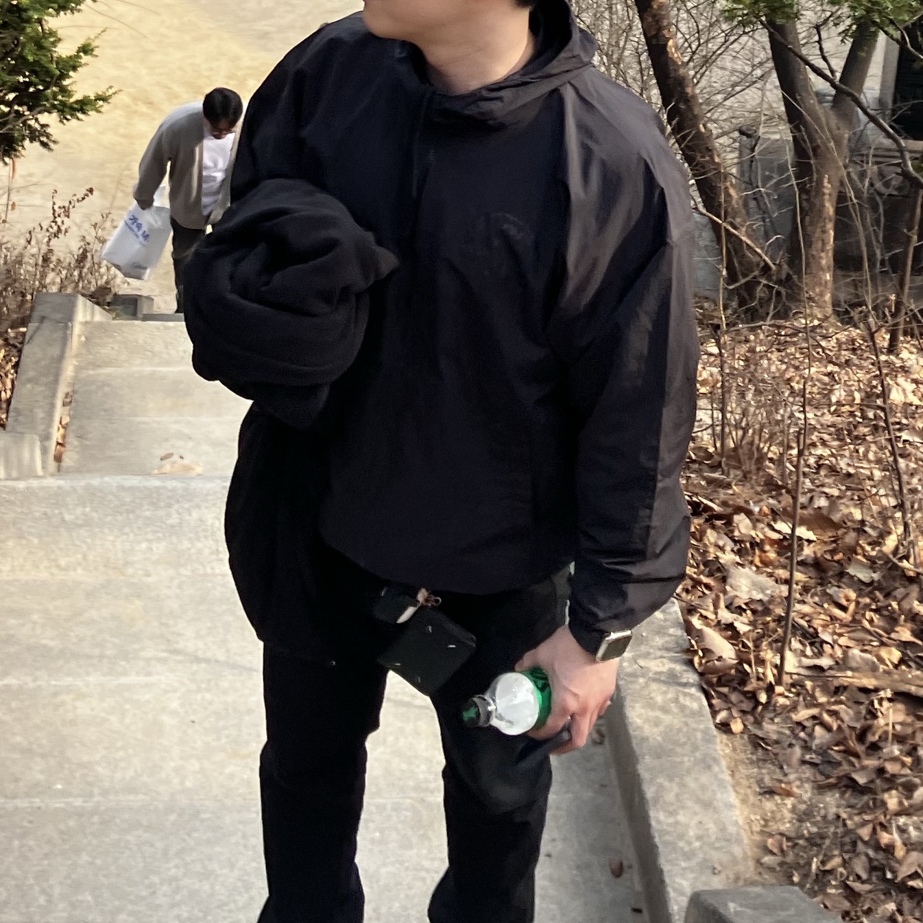 Yeezy x Gosha Rubchinskiy Vulture WB-01 Jacket Charcoal 착용 스타일 - 3