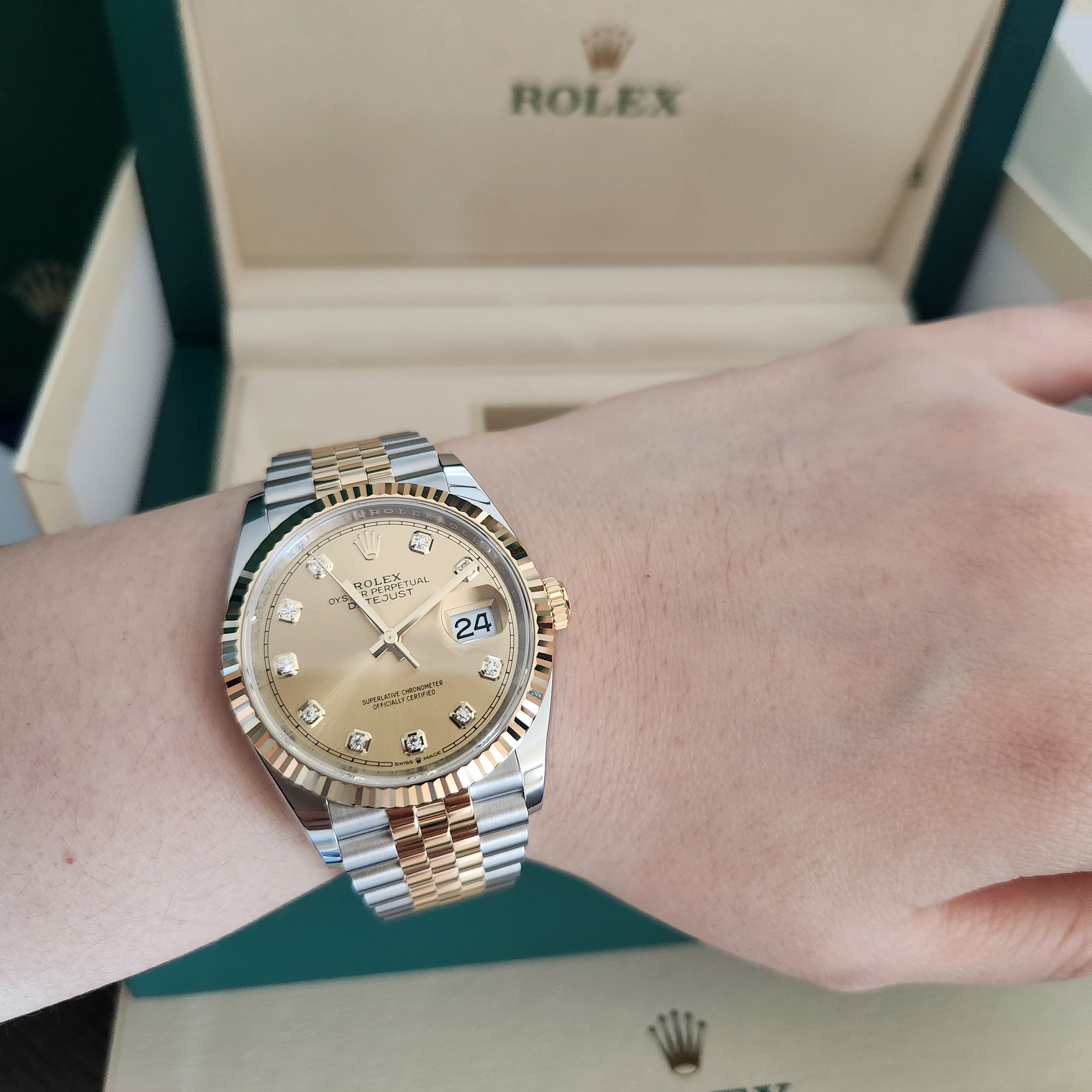 Rolex Datejust 36mm 126233 Champagne Diamond-Set Jubilee 착용 스타일