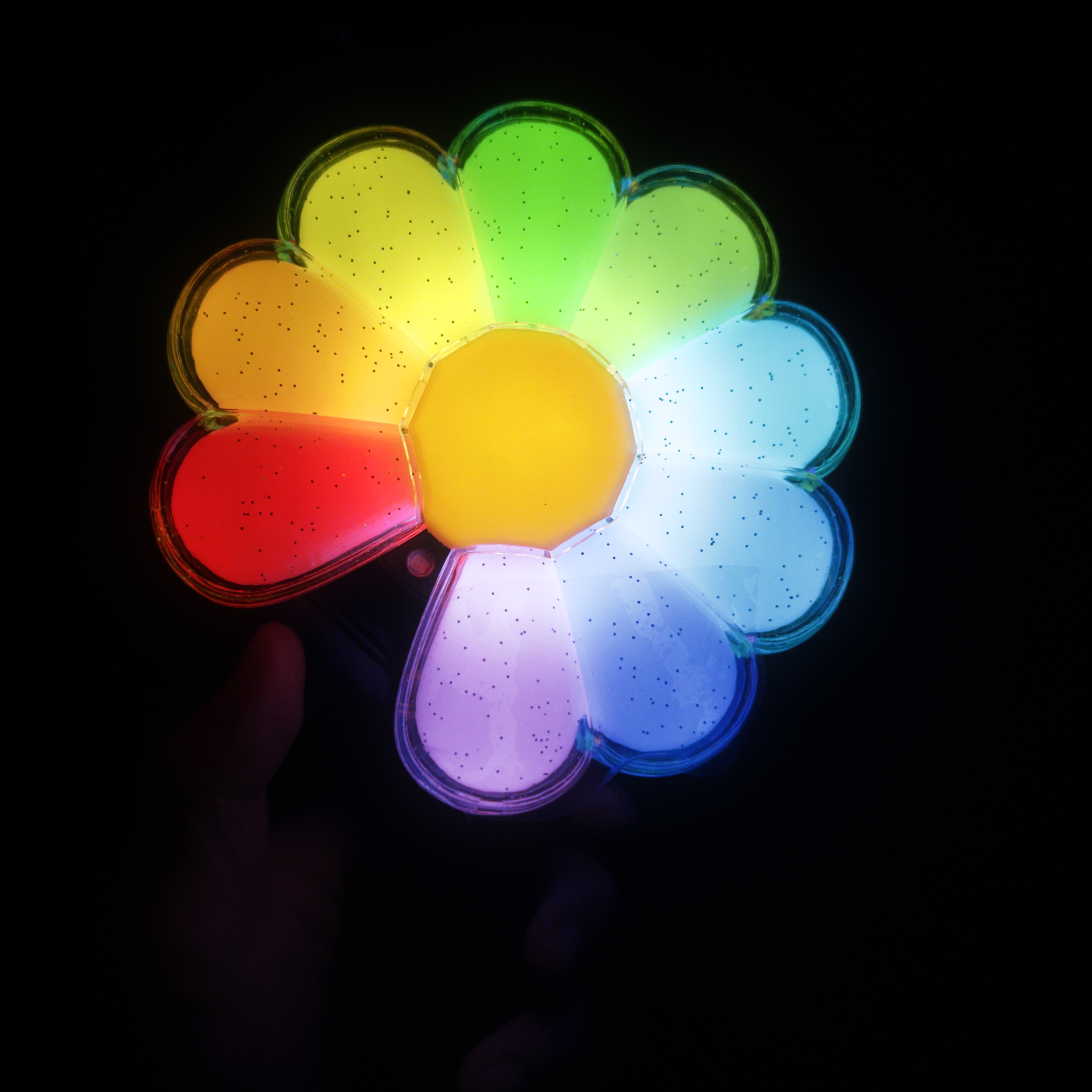 G-DRAGON Ubermensch Official Light Stick 착용 스타일