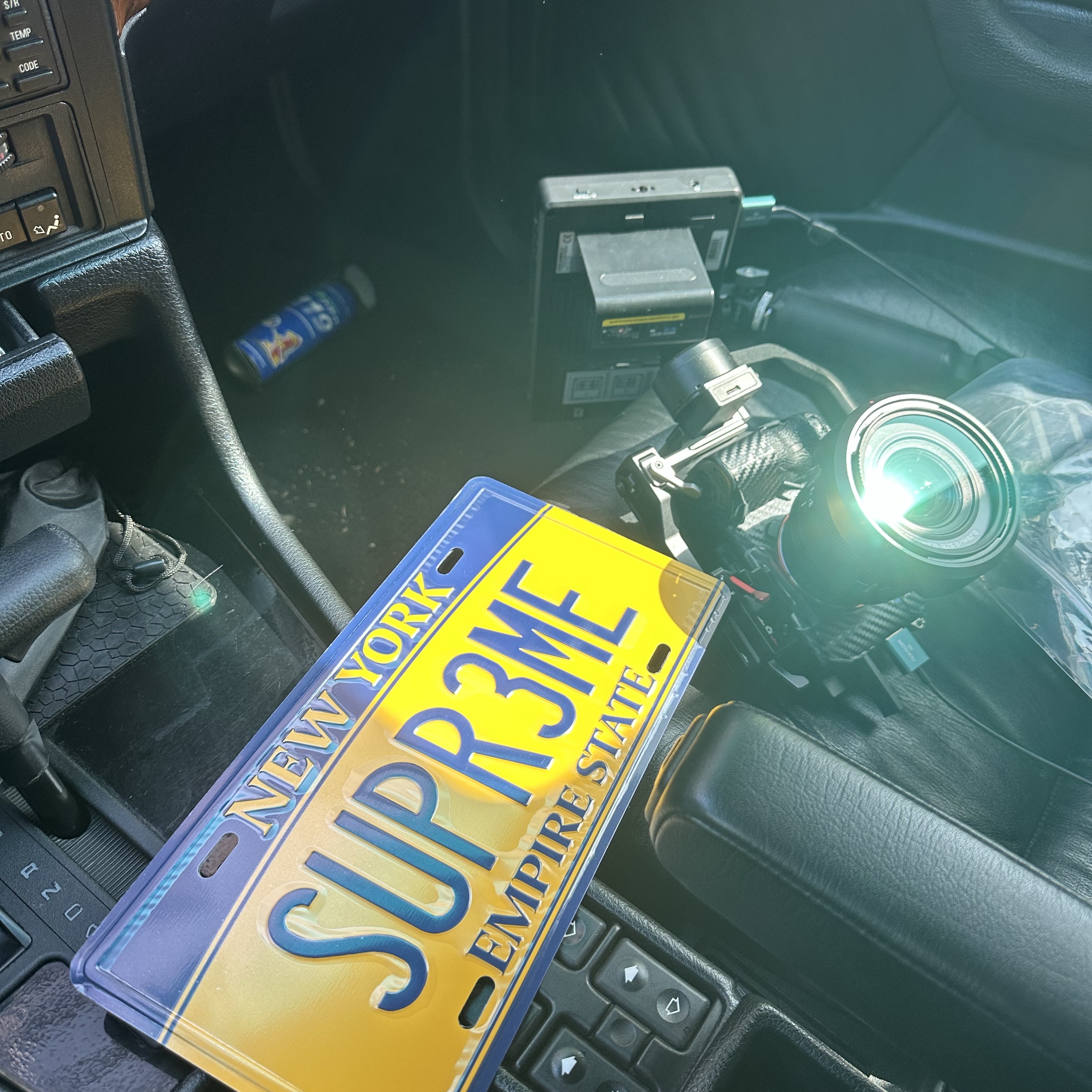 Supreme License Plate Multicolor - 25SS 착용 스타일