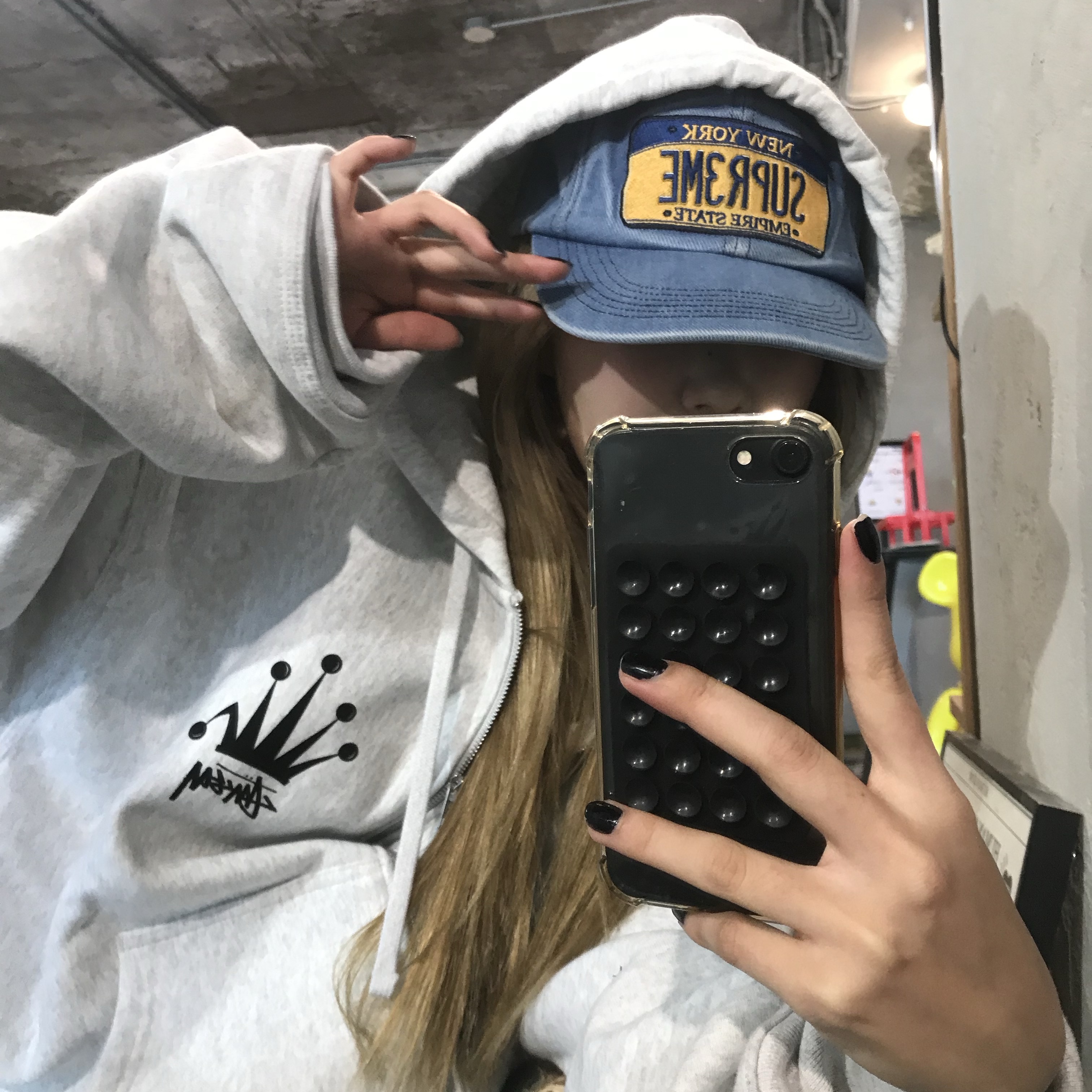Supreme License Plate 6-Panel Denim - 25SS, Stussy Regal Crown Zip Hoodie Ash Heather 착용 스타일 - 2
