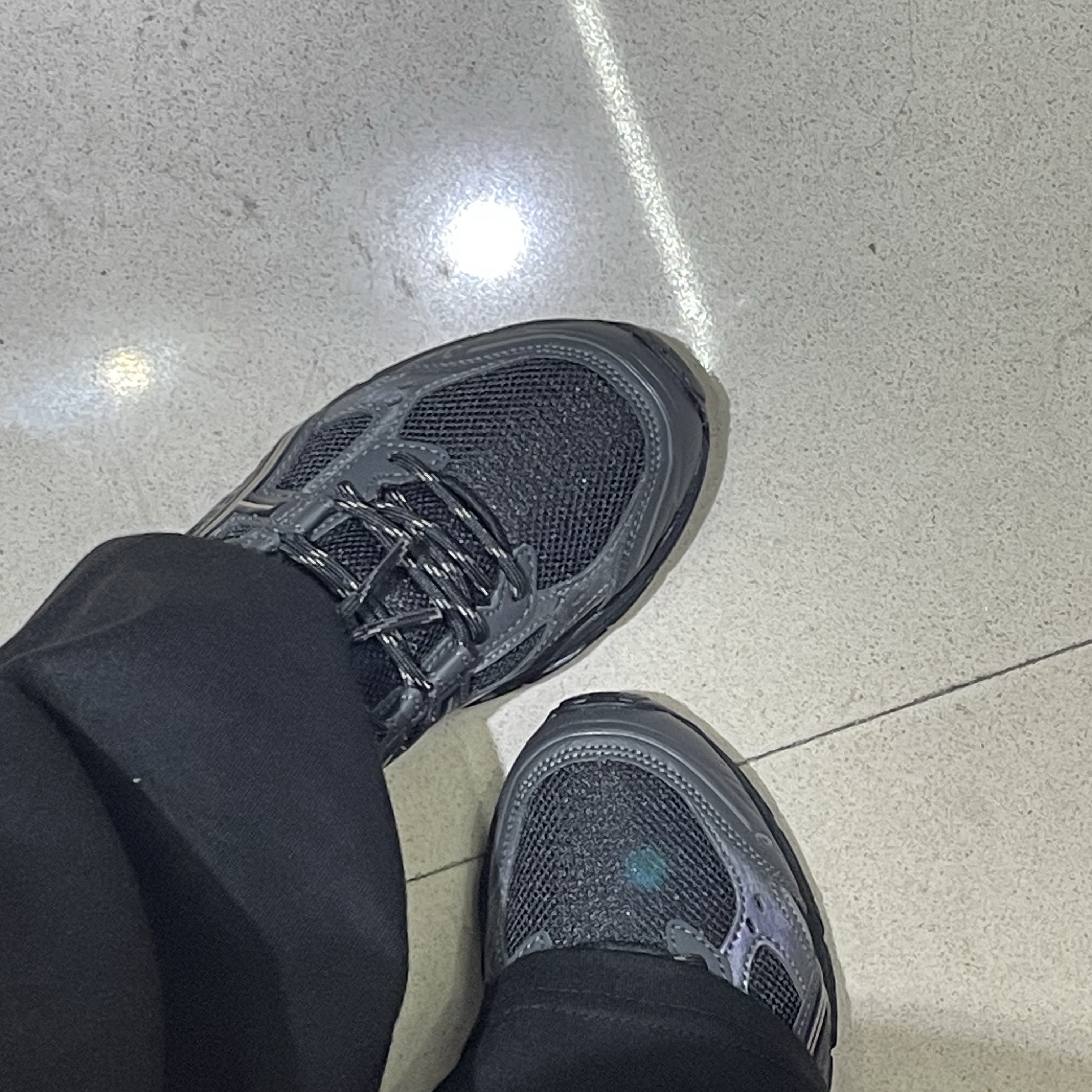 Asics Gel-Nunobiki Black Taupe Grey 착용 스타일 - 1
