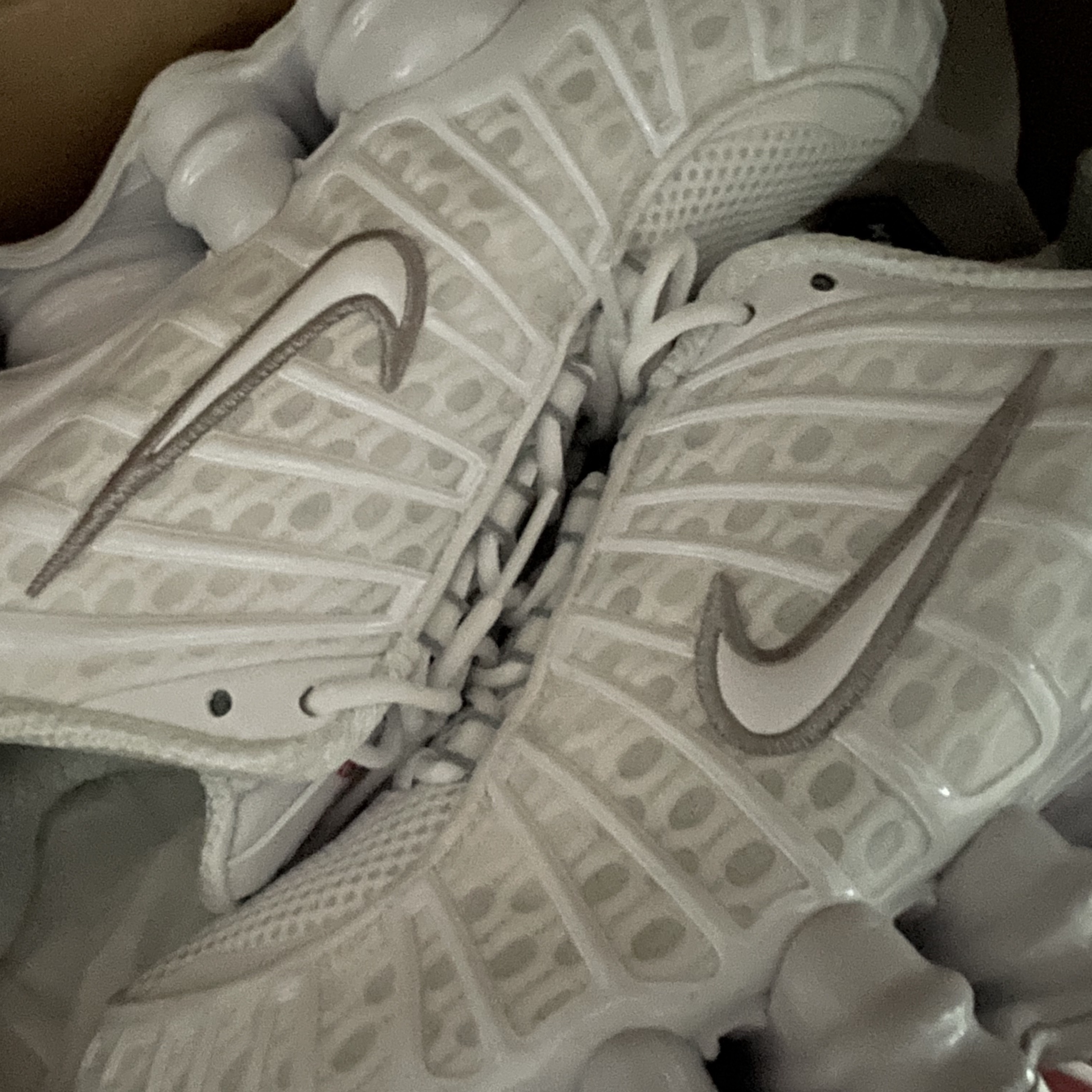 (W) Nike Shox TL White and Max Orange 착용 스타일