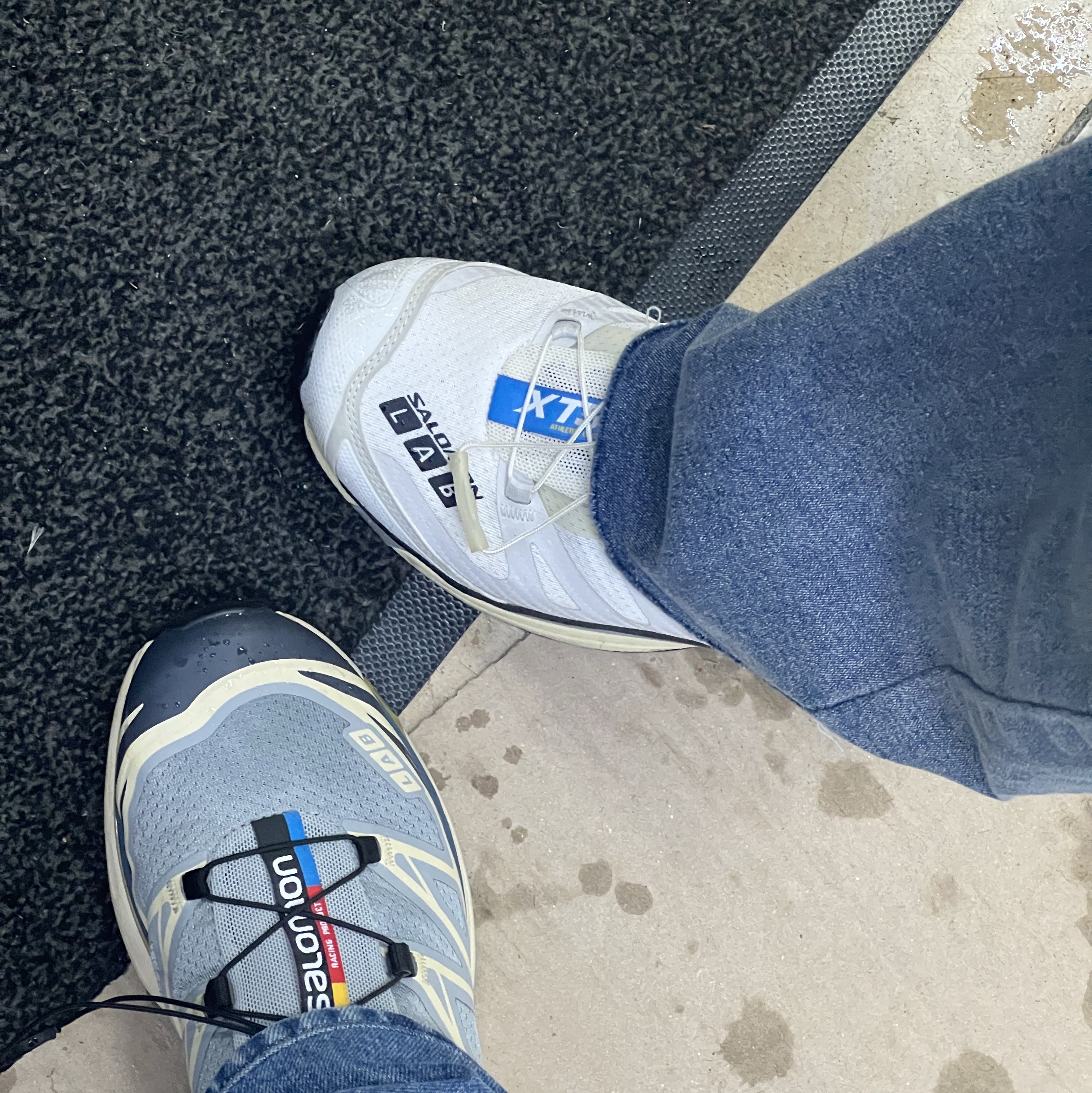 Salomon XT-4 White Lunar Rock 착용 스타일