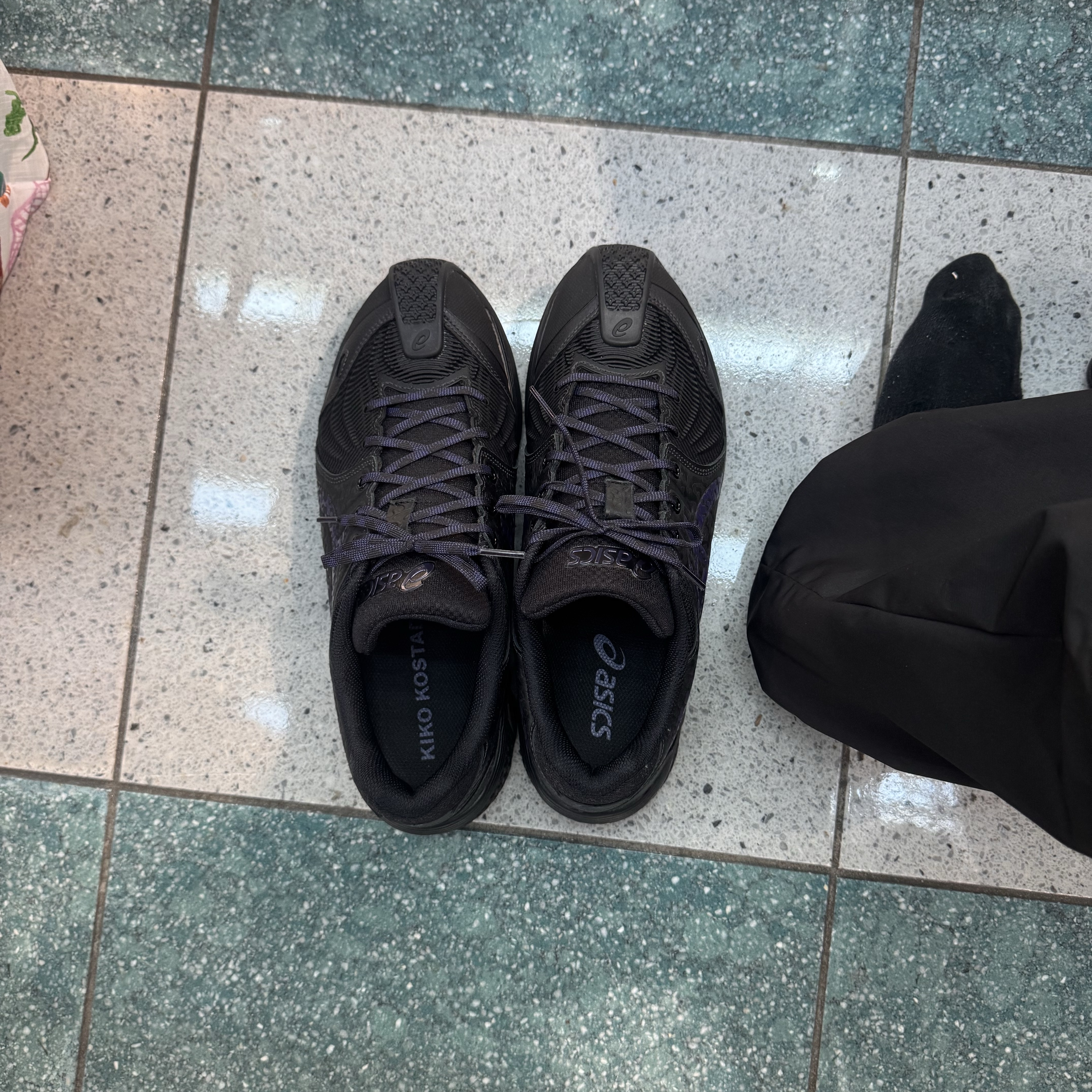 Asics x Kiko Kostadinov Gel-Kiril 3 Black Deep Blue 착용 스타일 - 2