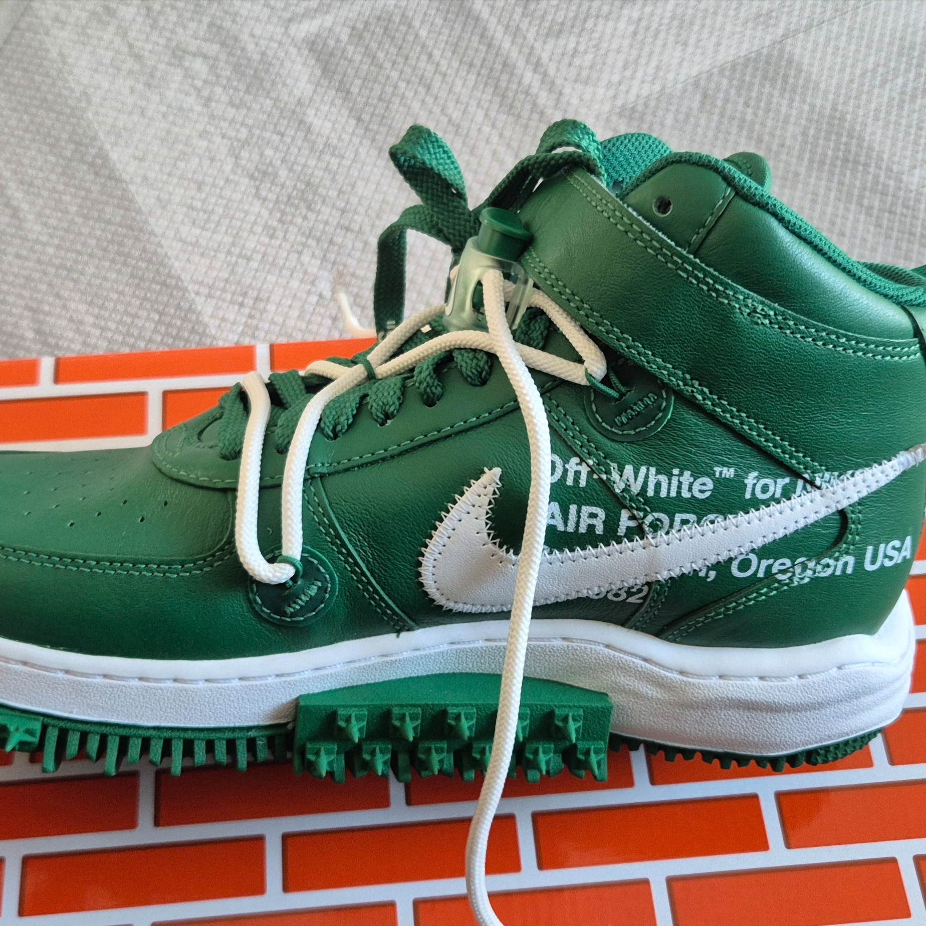 Nike x Off-White Air Force 1 Mid SP Leather Pine Green 착용 스타일 - 2