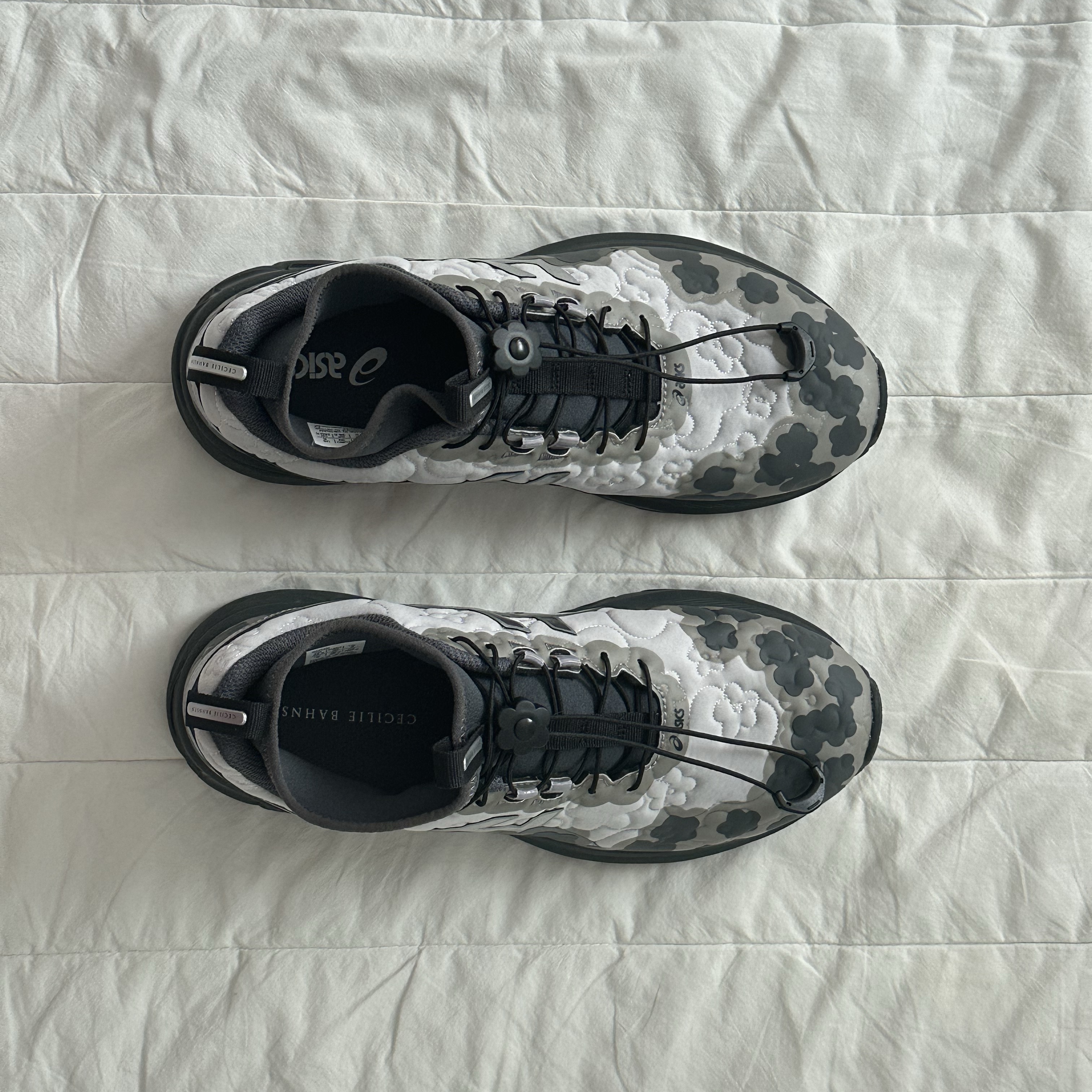 Asics x Cecilie Bahnsen Gel-Terrain MT Pure Silver 착용 스타일 - 3