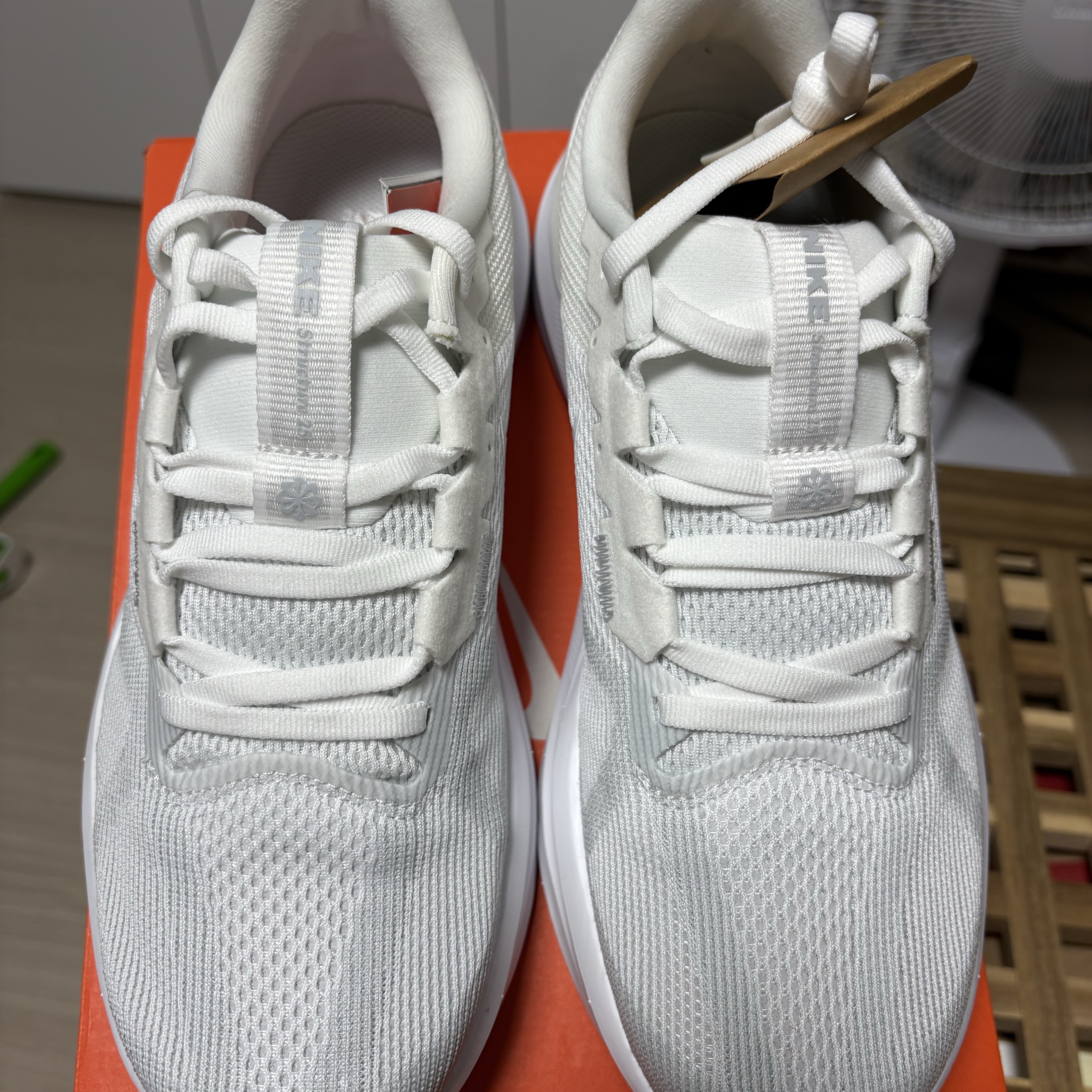 Nike Zoom Structure 25 White Pure Platinum 착용 스타일 - 4