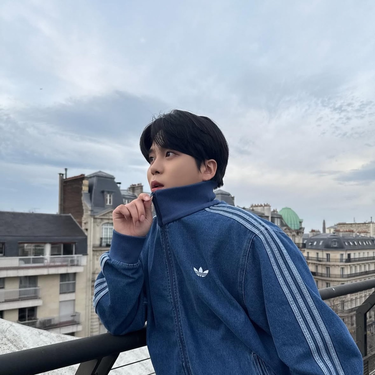 Adidas Adicolor Denim Firebird Track Top Medium Blue Denim - KR Sizing 착용 스타일