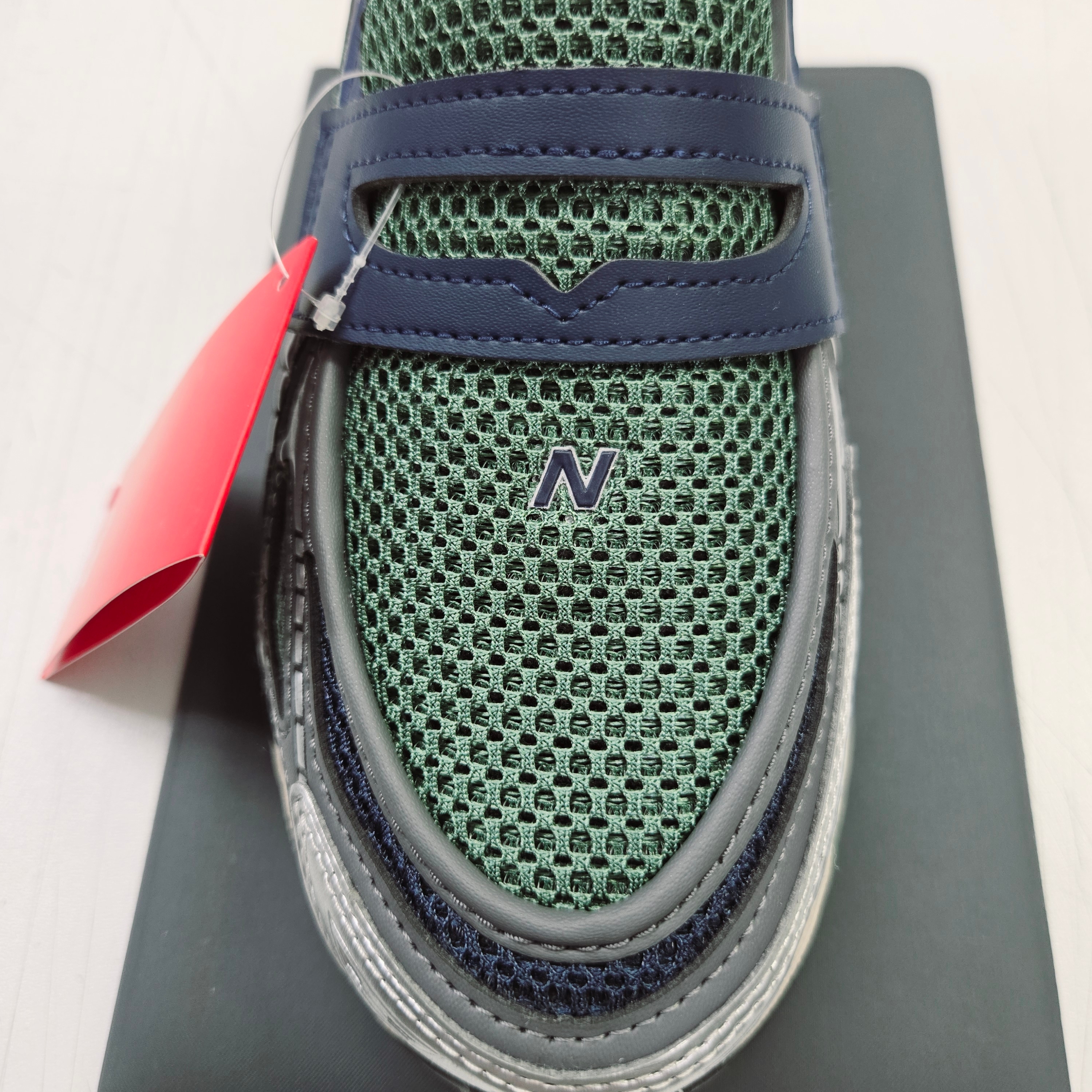 New Balance 1906L Silver Metallic Navy 착용 스타일 - 3