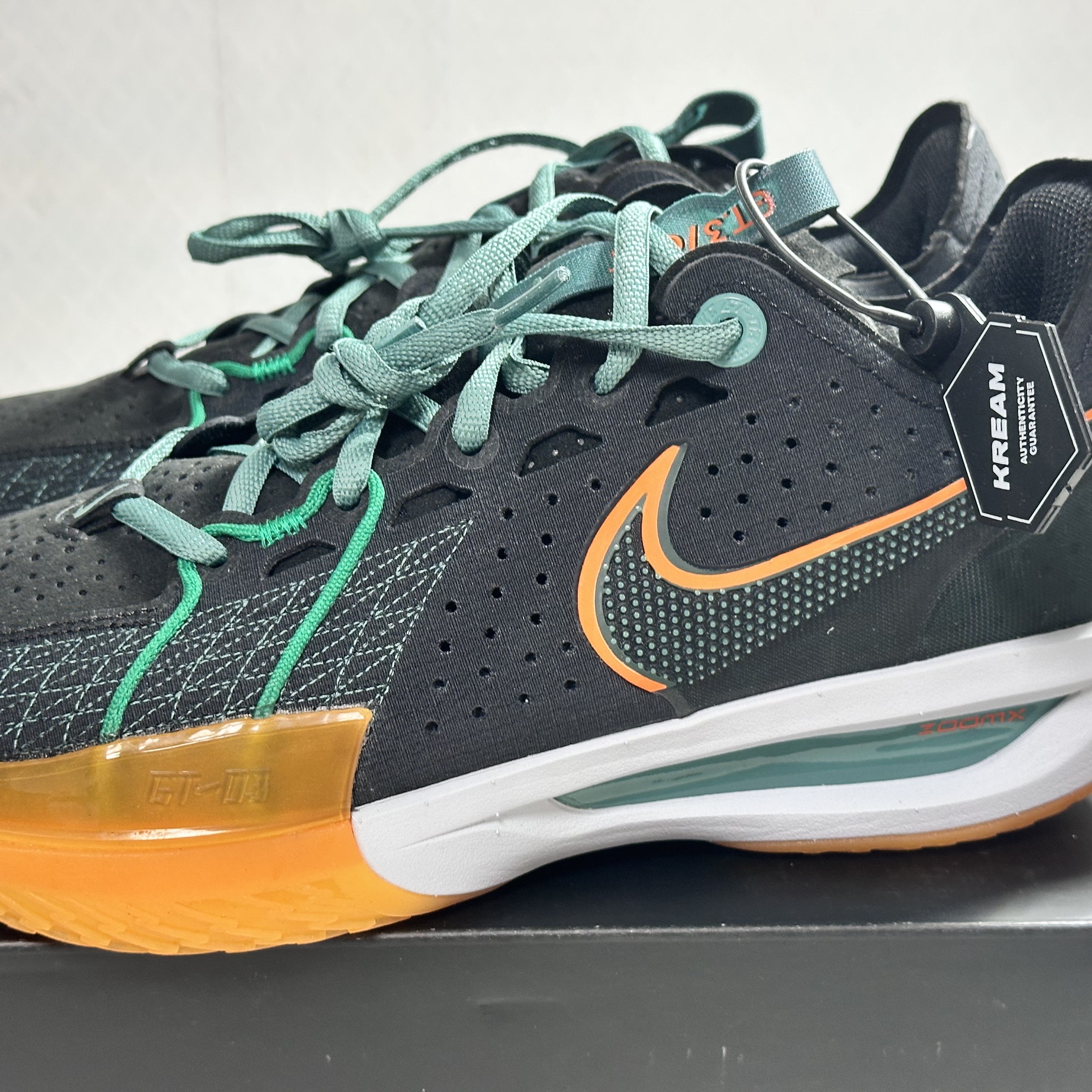 Nike Air Zoom GT Cut 3 EP Black Malachite 착용 스타일 - 2